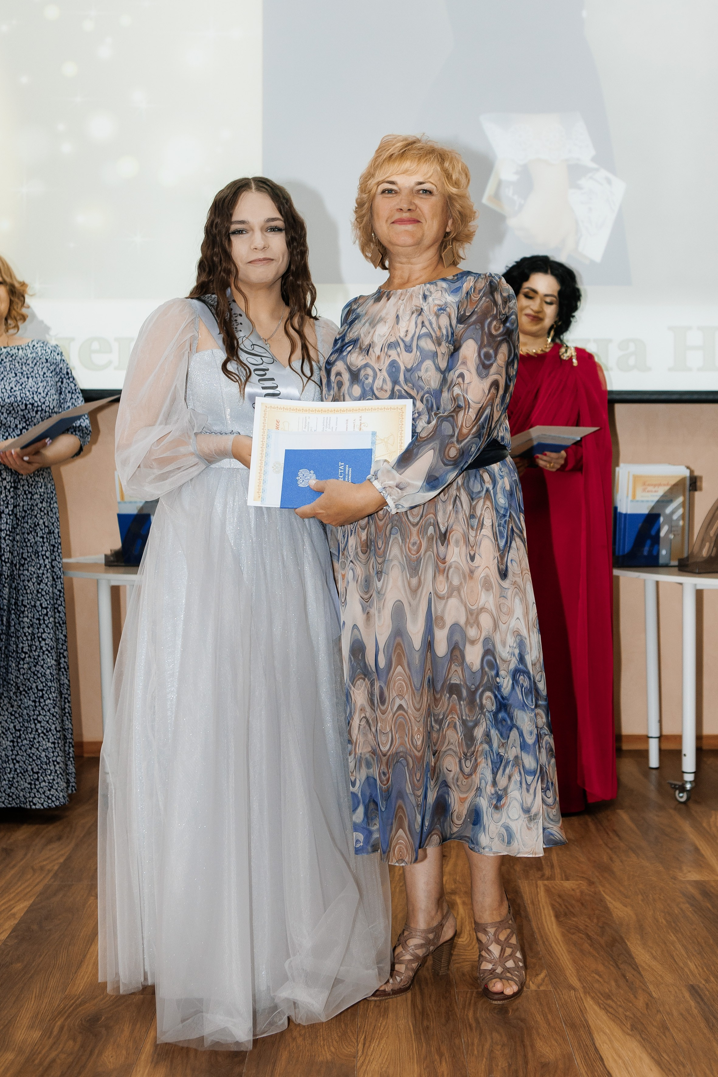 Выпускной Гимназия 12 2024 г. Свадебный и портретный Фотограф в Липецке Дмитрий Котюков