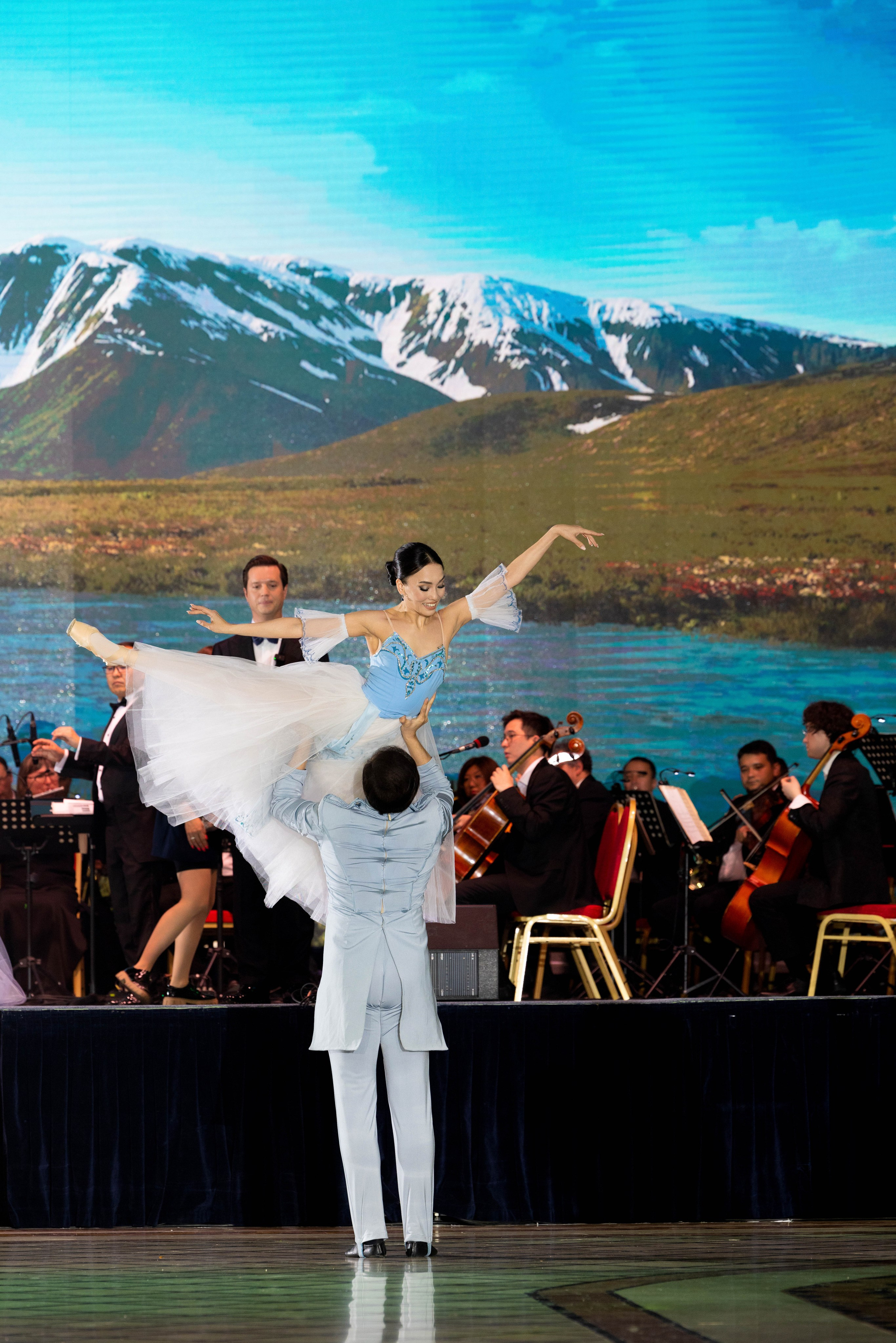 Viennese Ball. Кристина Шнайдер репортажный фотограф Алматы