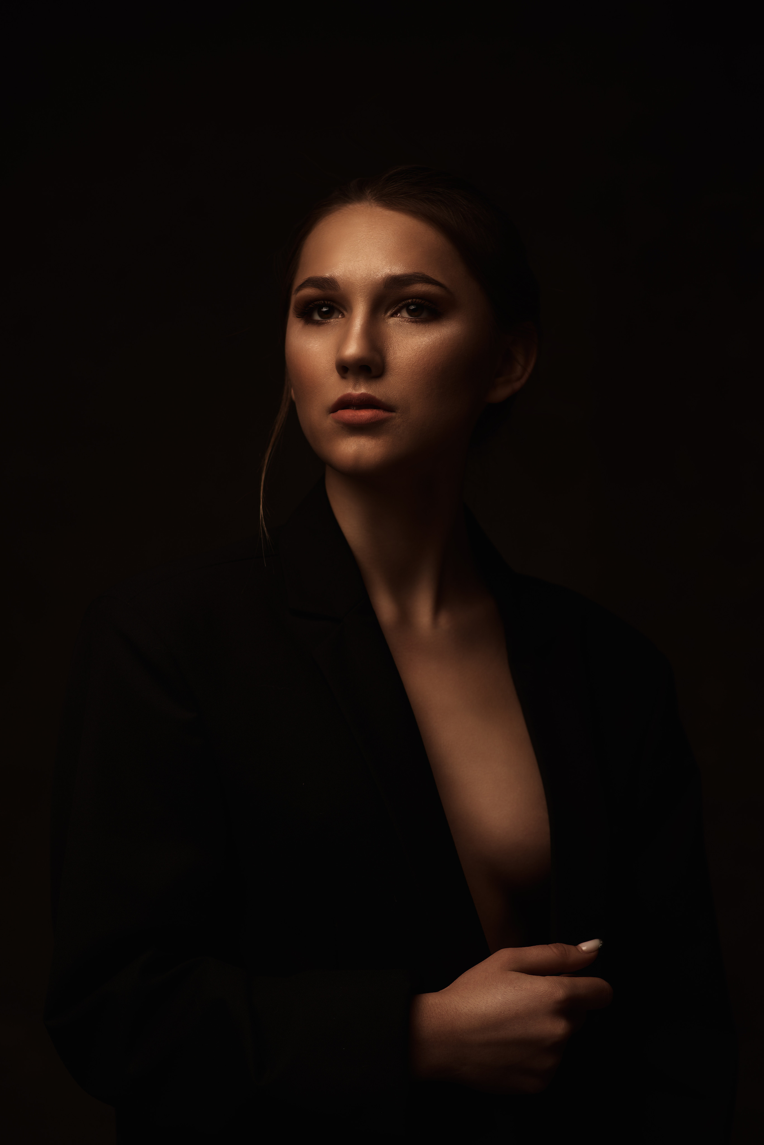 Valentine. Студийный, семейный, свадебный, фэшн и ню фотограф в Астрахани, производство выпускных альбомов. Руслан Кондрашин