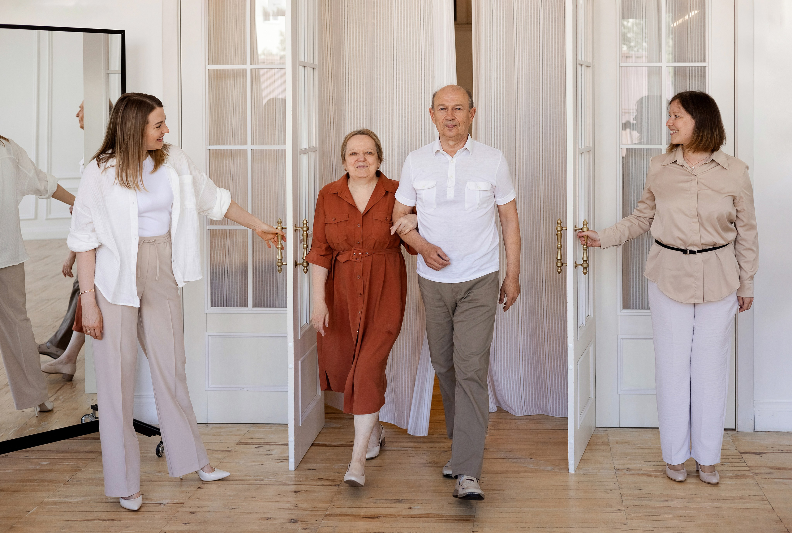 Съемка большой семьи в студии SVET. Семейный фотограф в Екатеринбурге Маргарита Курносова