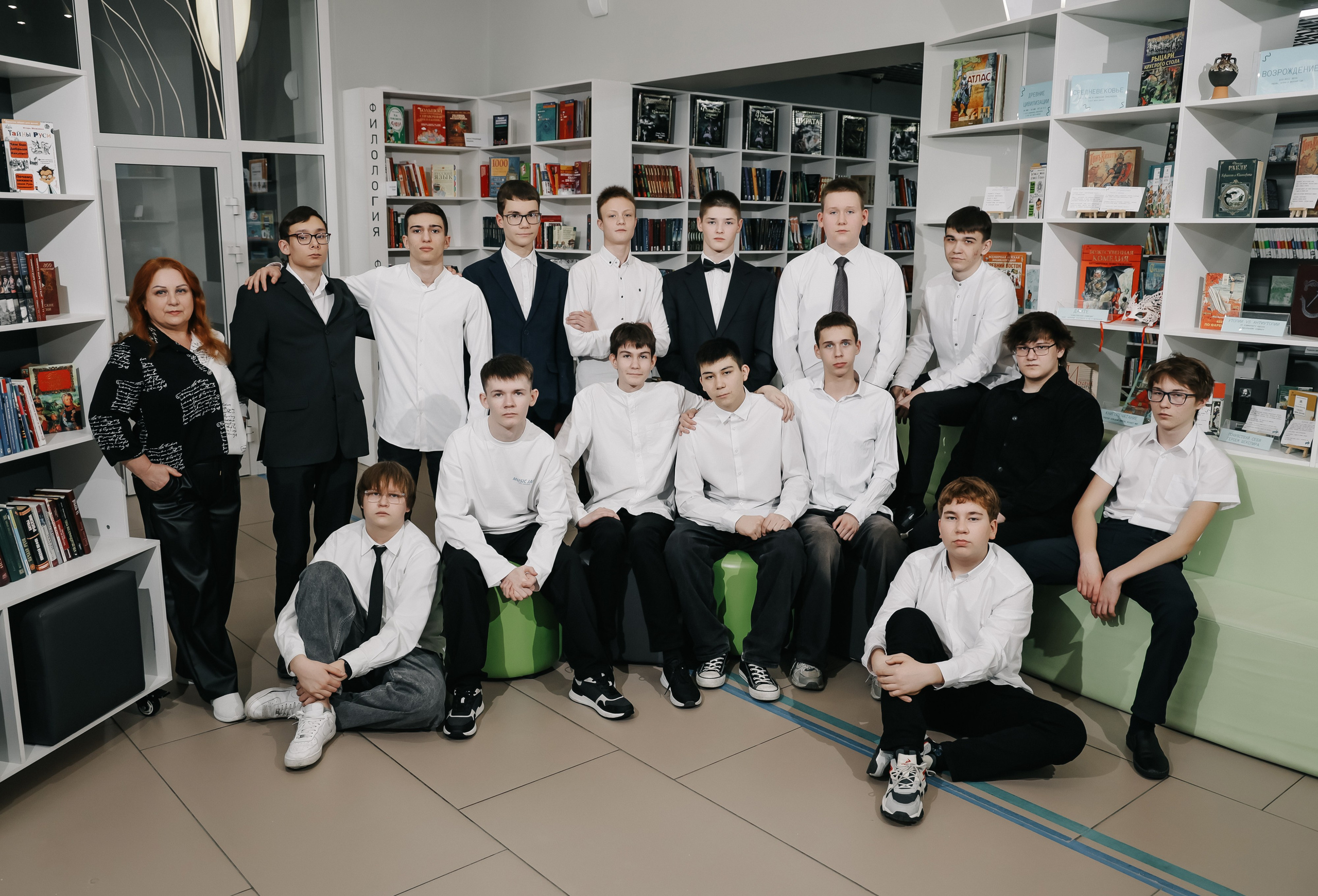 Школьные. Фотограф свадебный, репортажный, индивидуальный, фото для маркетплейсов, брендов, автосалонов