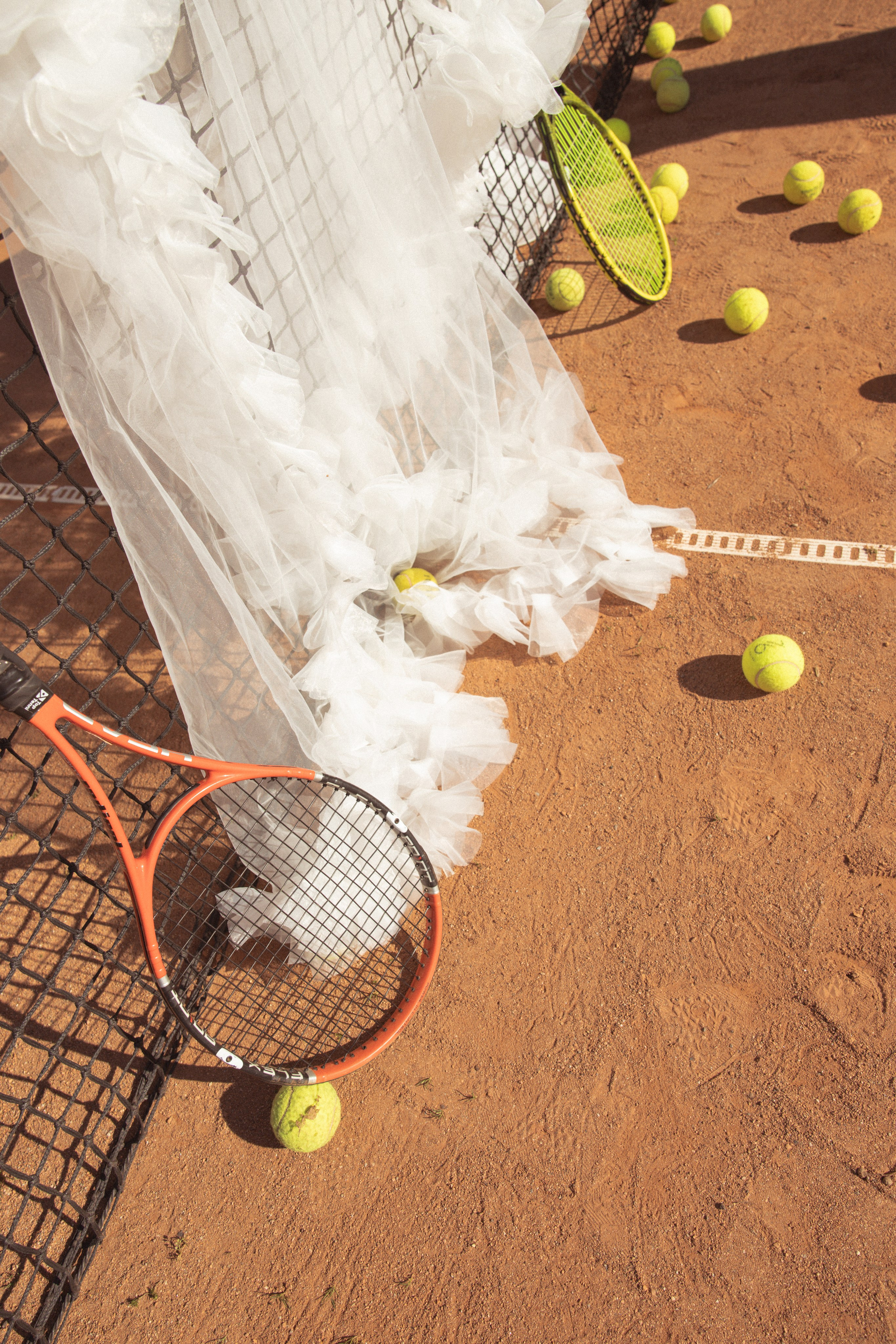 Свадебная лавстори на теннисном корте. Фотограф в Санкт-Петербурге Вагнер Юлия