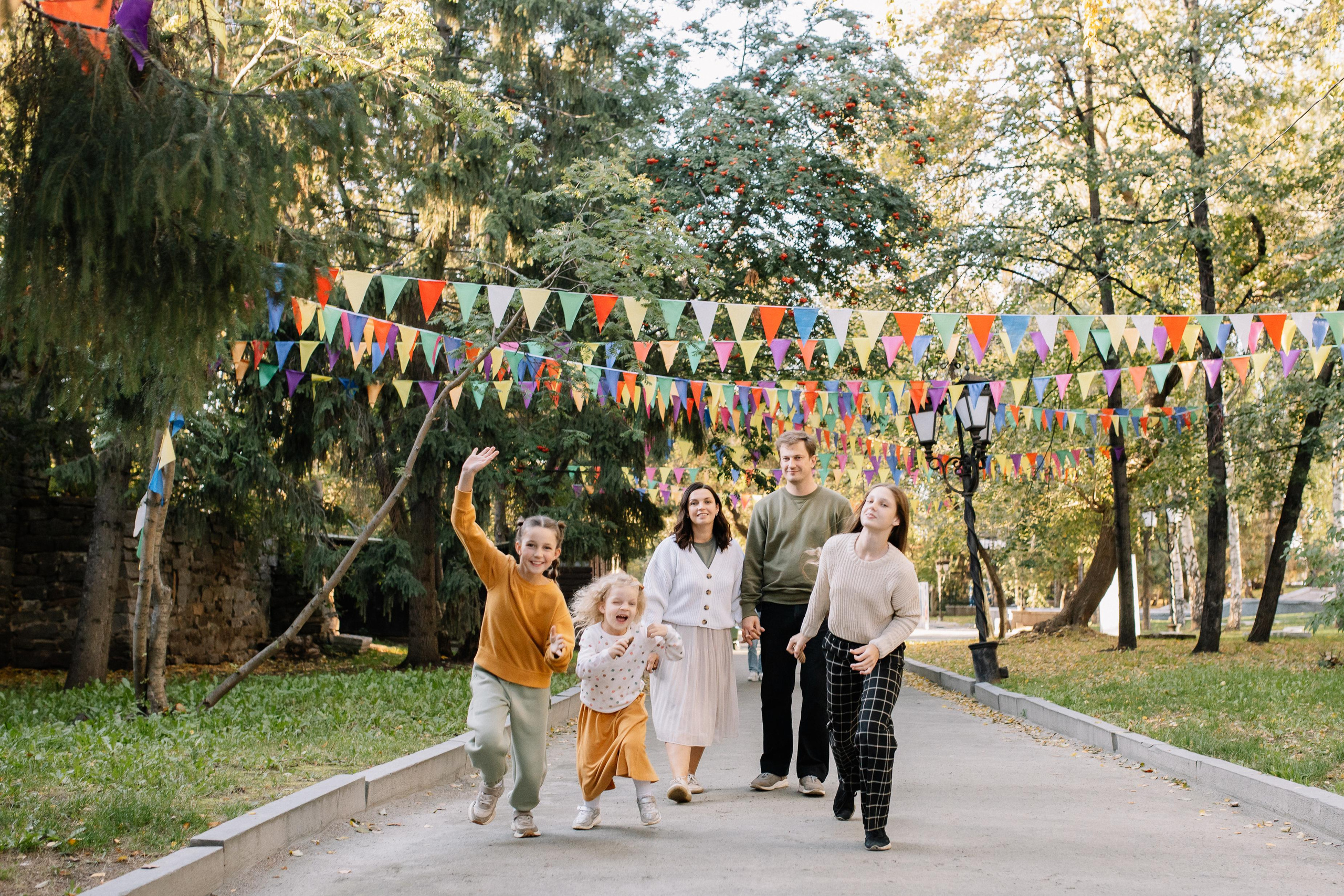 Дима, Марина, Олеся, Алена, Милана. Семейный фотограф Трусова Евгения в Екатеринбурге