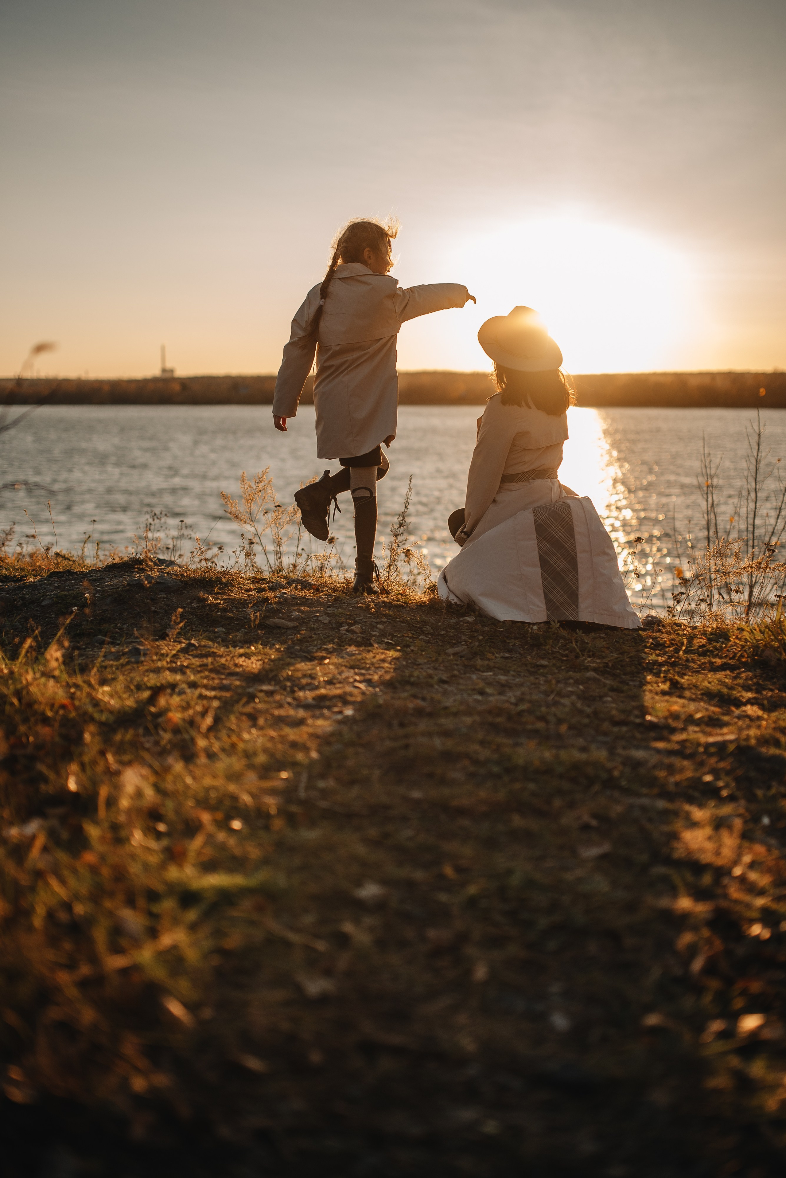 Катя и Варя (маяк). Семейная фотосессия в Новосибирске от фотографа Ольги Коваль