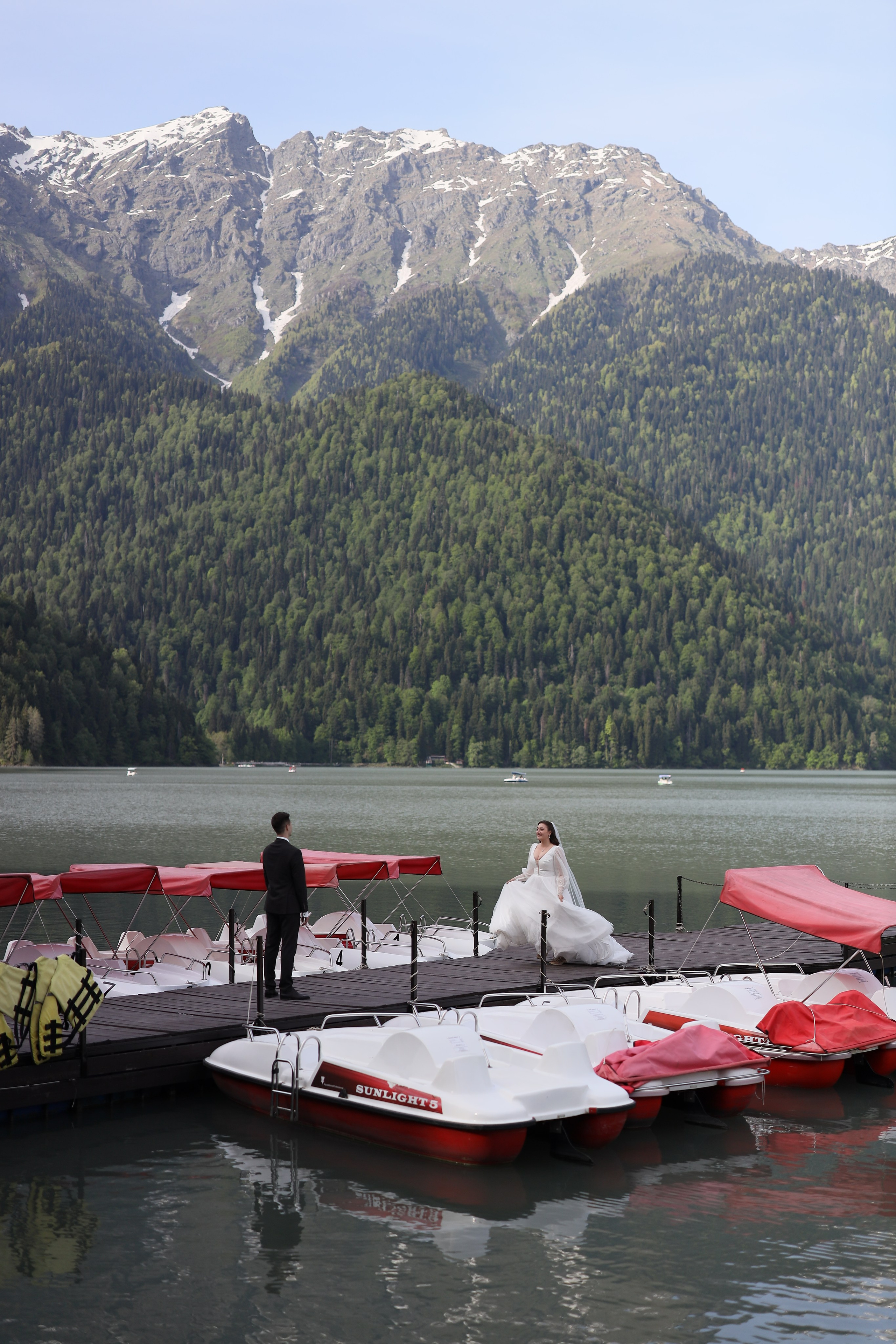 Свадебное Love story на озере Рица. Свадебный и семейный фотограф в Абхазии Жанна Соснина