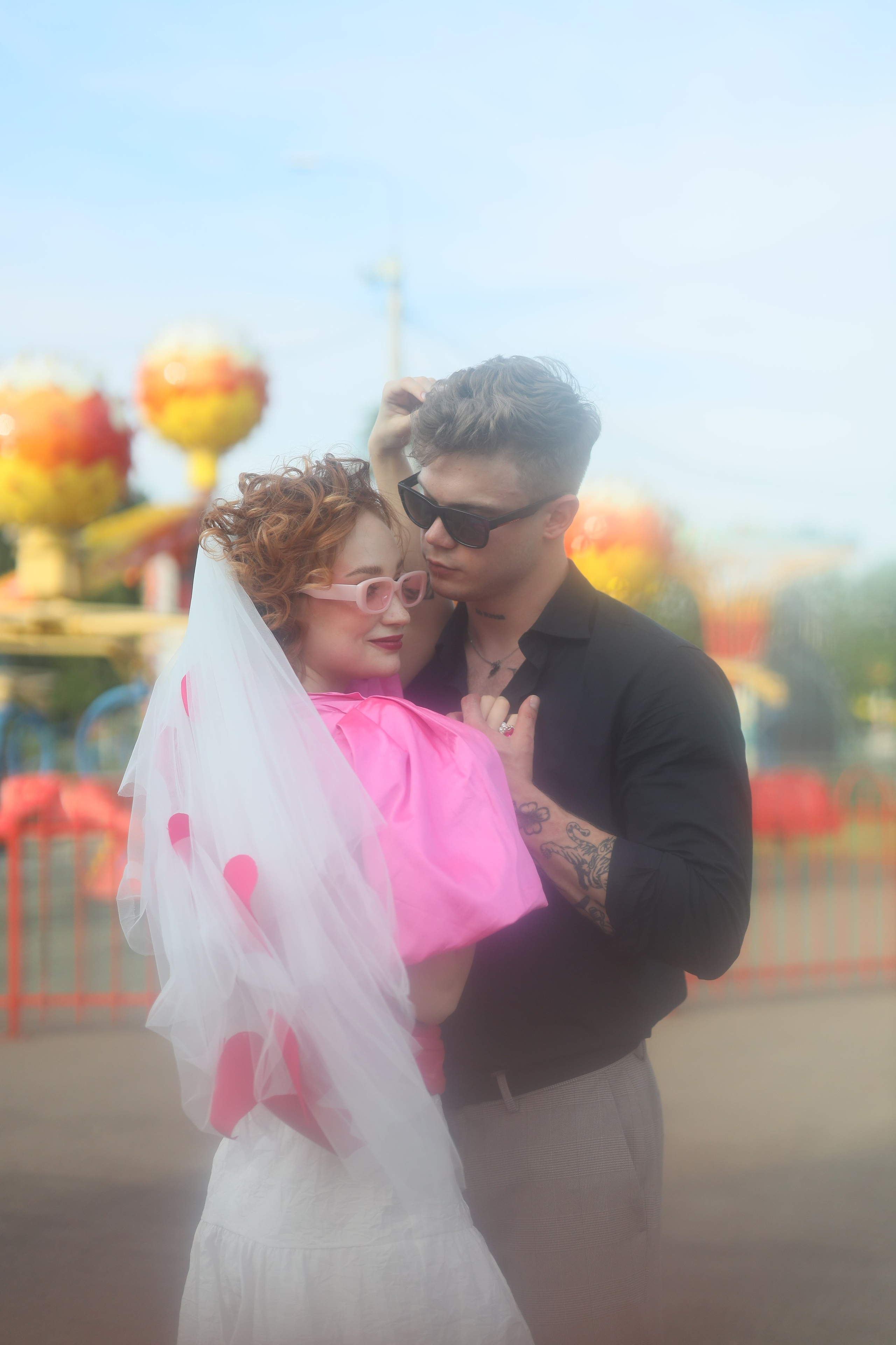 Свадебная фотосессия в парке аттракционов. Свадебный и семейный фотограф в Абхазии Жанна Соснина