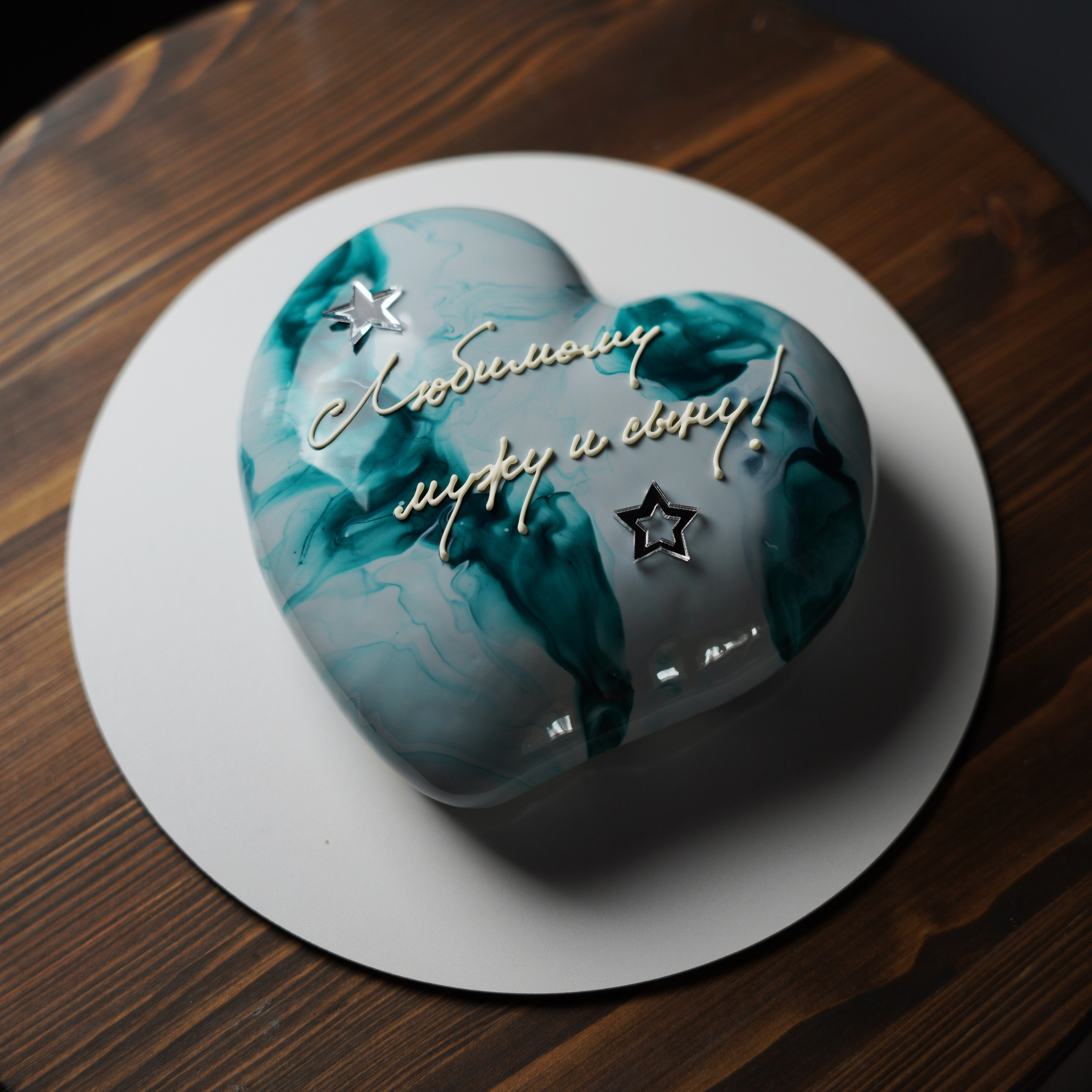 Варианты муссовых тортов про любовь. Кондитер Наталья Ташматова