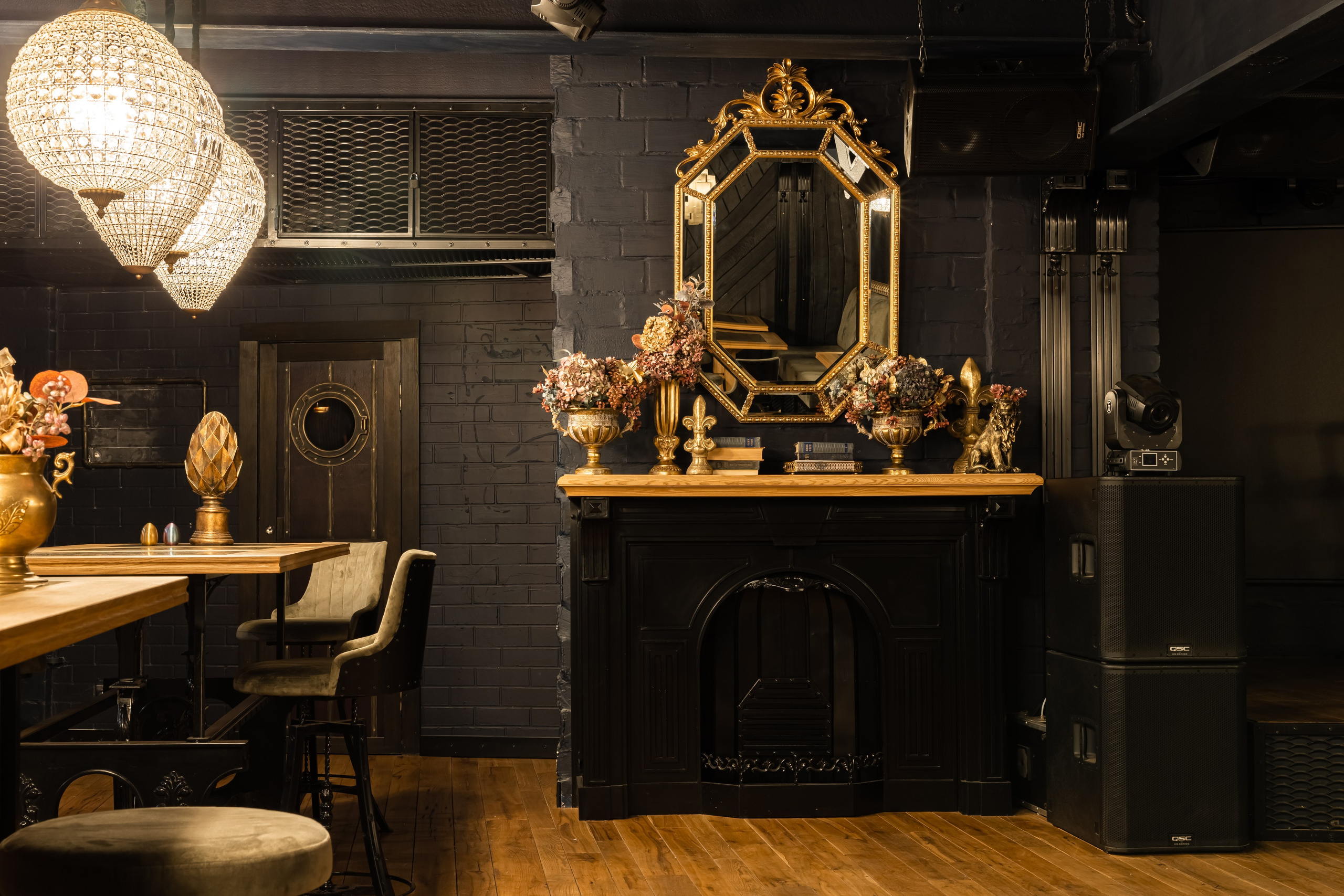 The Engineer Bar. Дизайнер\стилист Анна Исупова. Иван Благушин. Интерьерный и архитектурный фотограф в Москве и Санкт-Петербурге