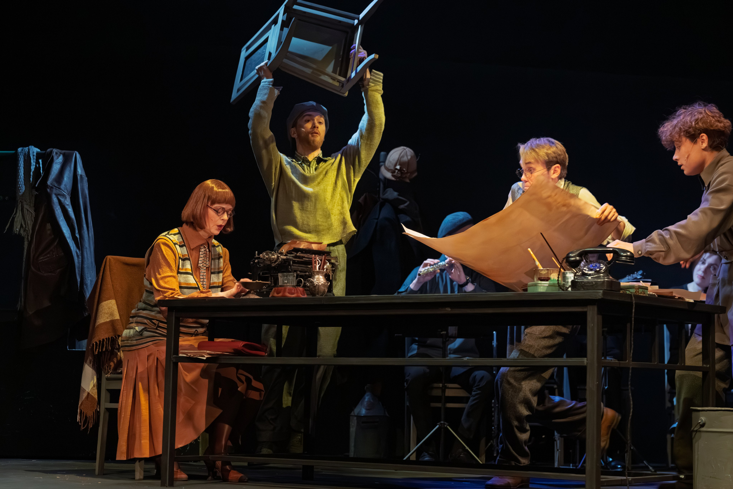 Театр Терезы Дуровой: Кто Есенин?. Сайт фотографа Сергея Абрамова