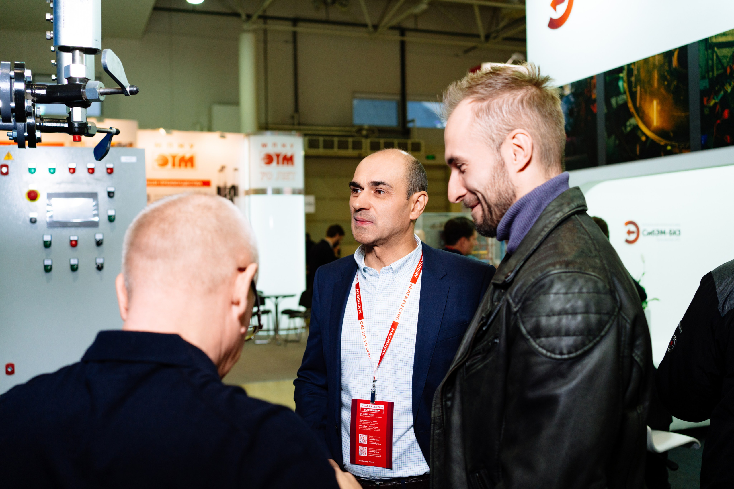 Heat & Electro Machinery Expo (стенд группы компаний ЕКС). Репортажный и портретный фотограф Алексей Полячек