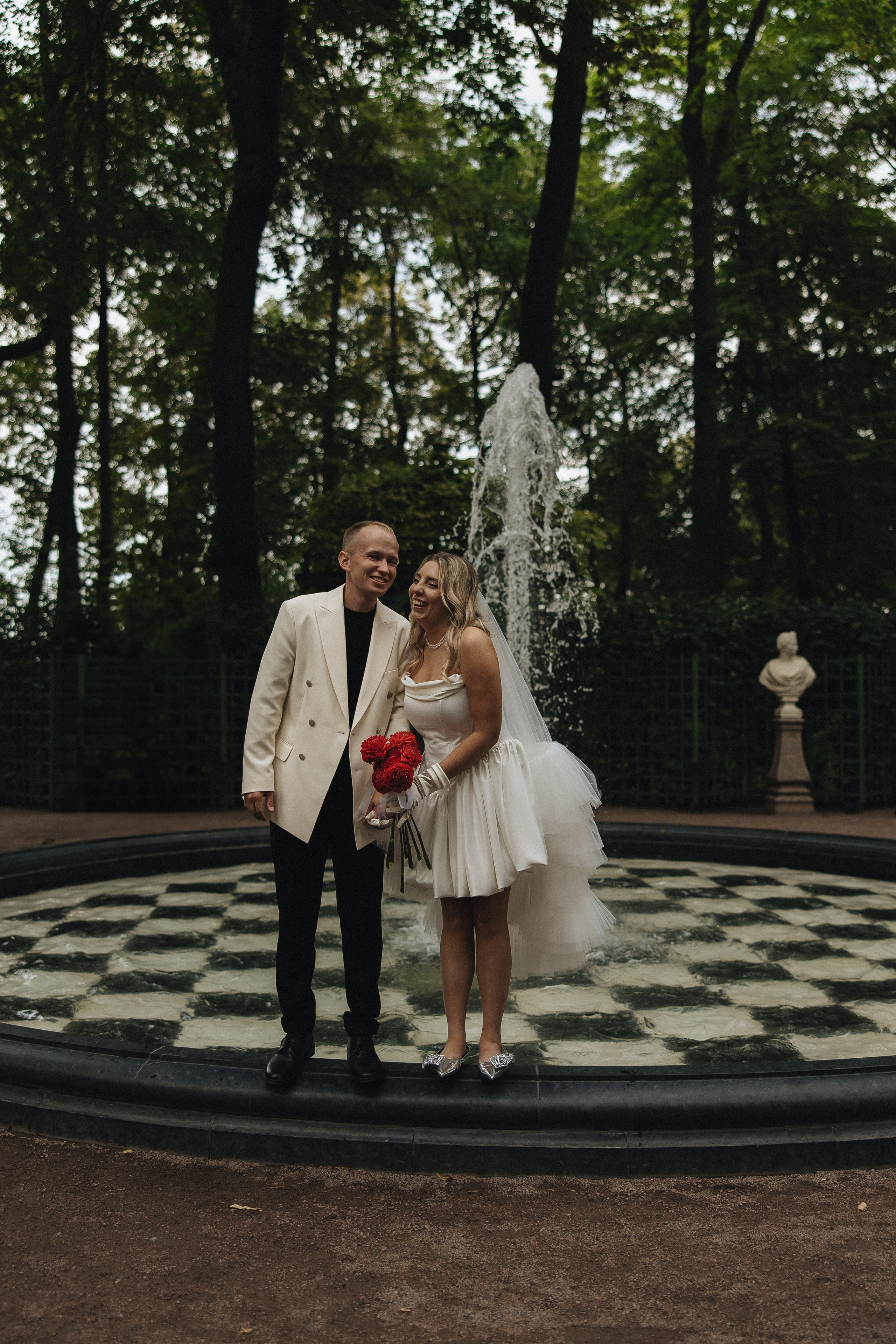 Когда я впервые увидел тебя, этот смех, ты мне напомнила по-моему сразу всех. Свадебный фотограф в Санкт-Петербурге Баженова Алина