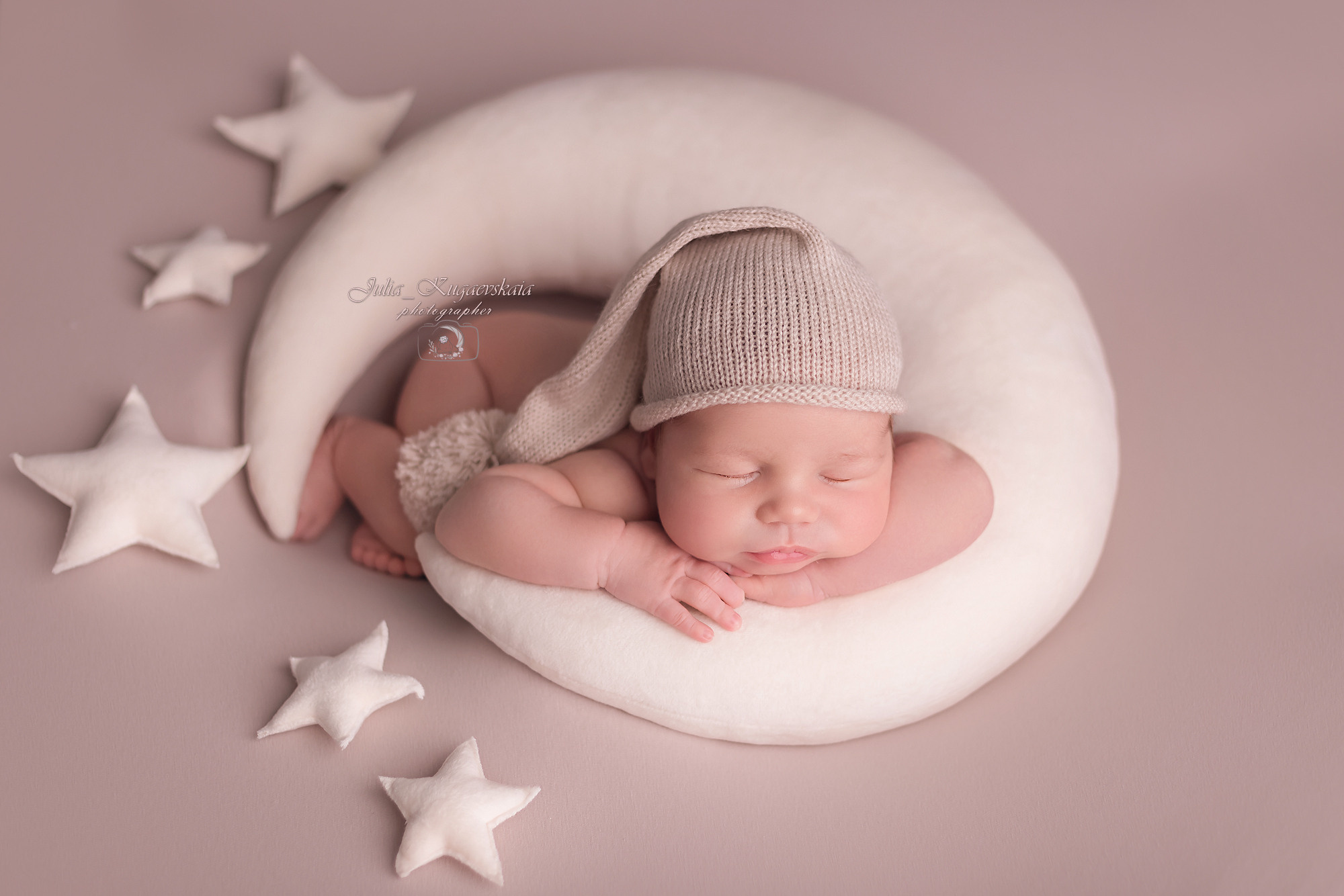 Лев. Фотограф Новорожденных и беременности г. Тюмень