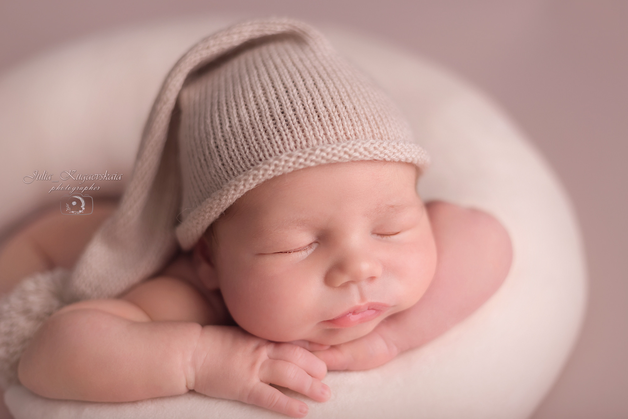 Лев. Фотограф Новорожденных и беременности г. Тюмень