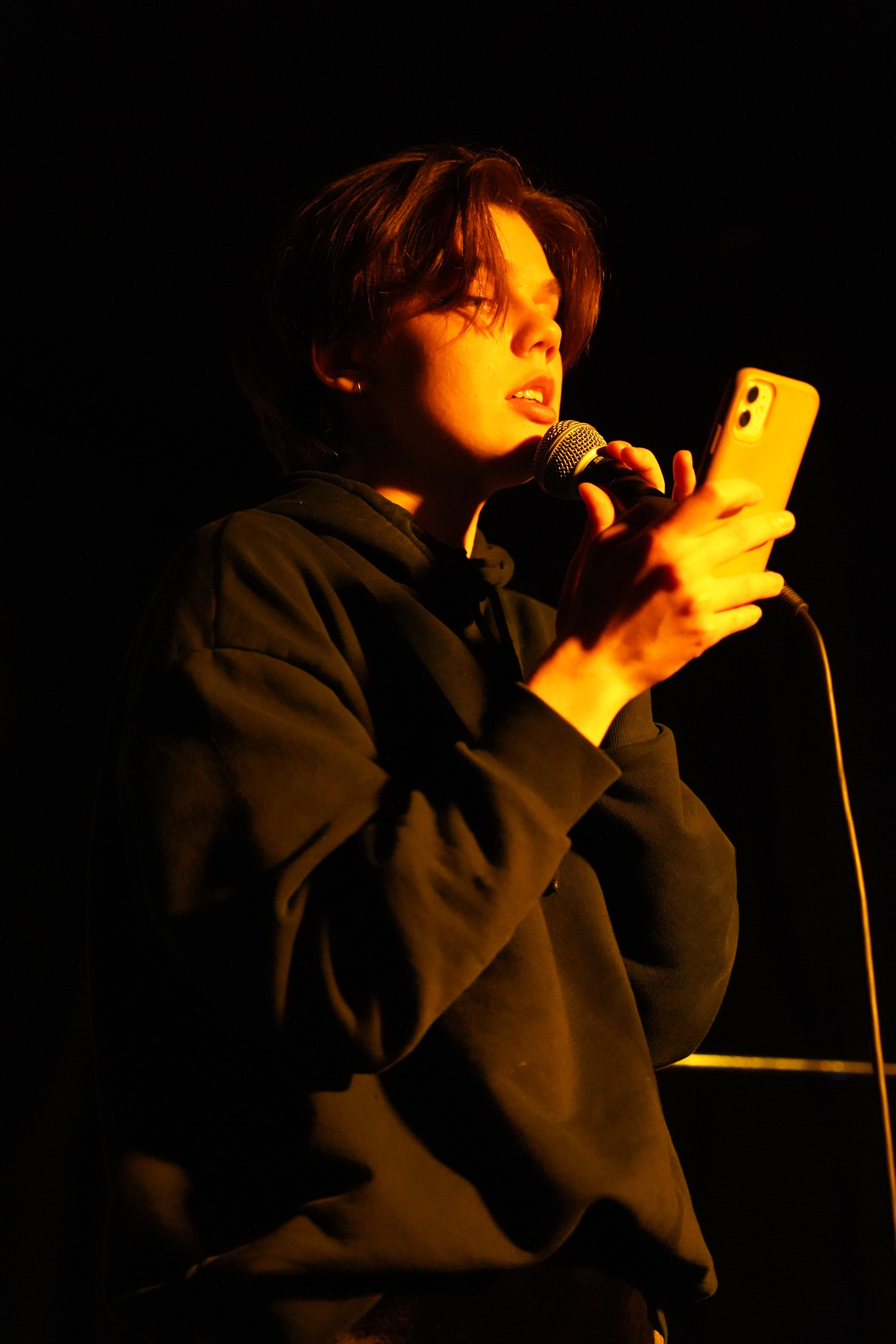 Поэтический вечер в Москве. Репортажный и портретный фотограф в Москве Анастасия Нетунаева