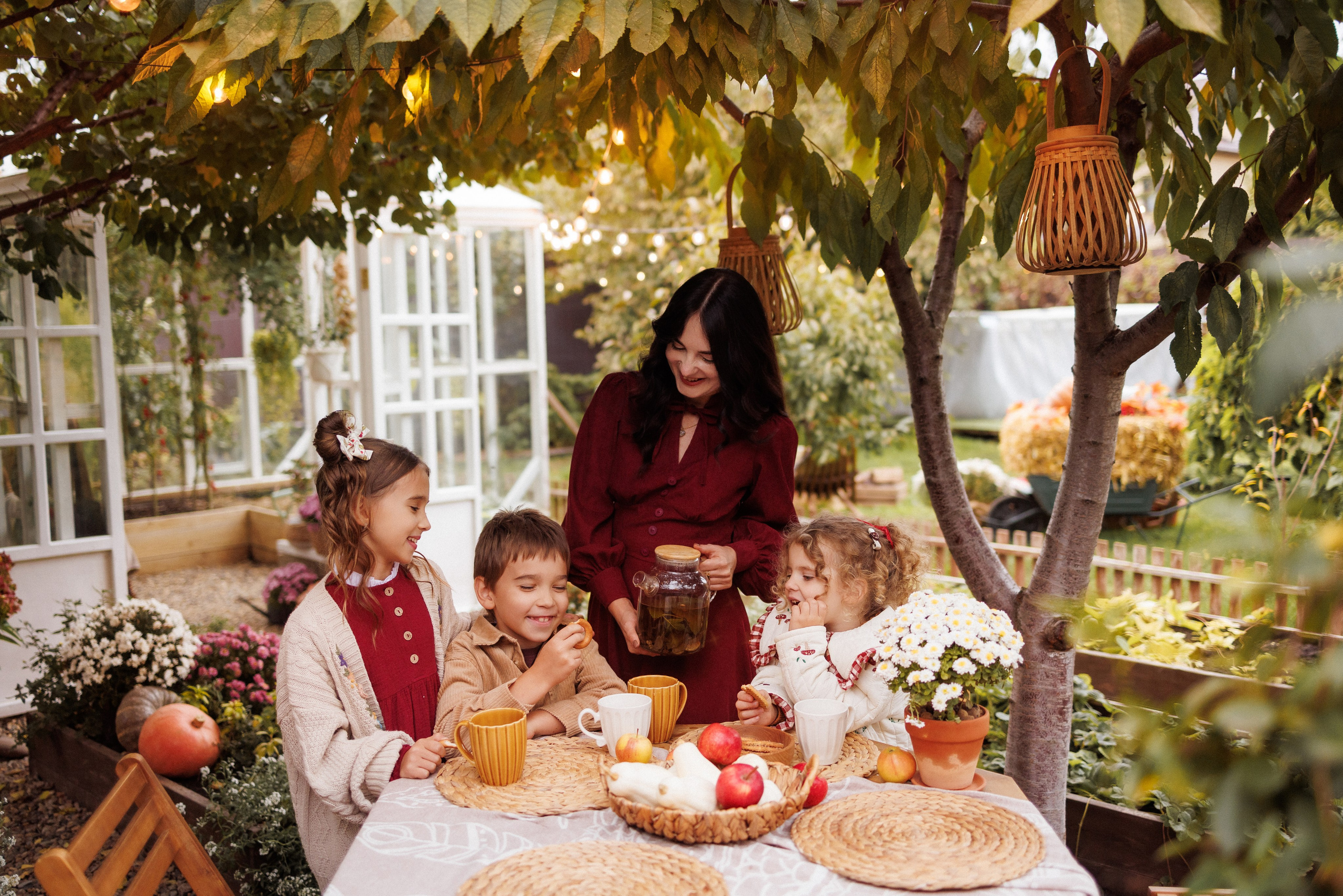 Семейная фотосессия в осенних декорациях фотостудии «Теплица», город Краснодар. Семейный и детский фотограф в Краснодаре Анна Трашкова