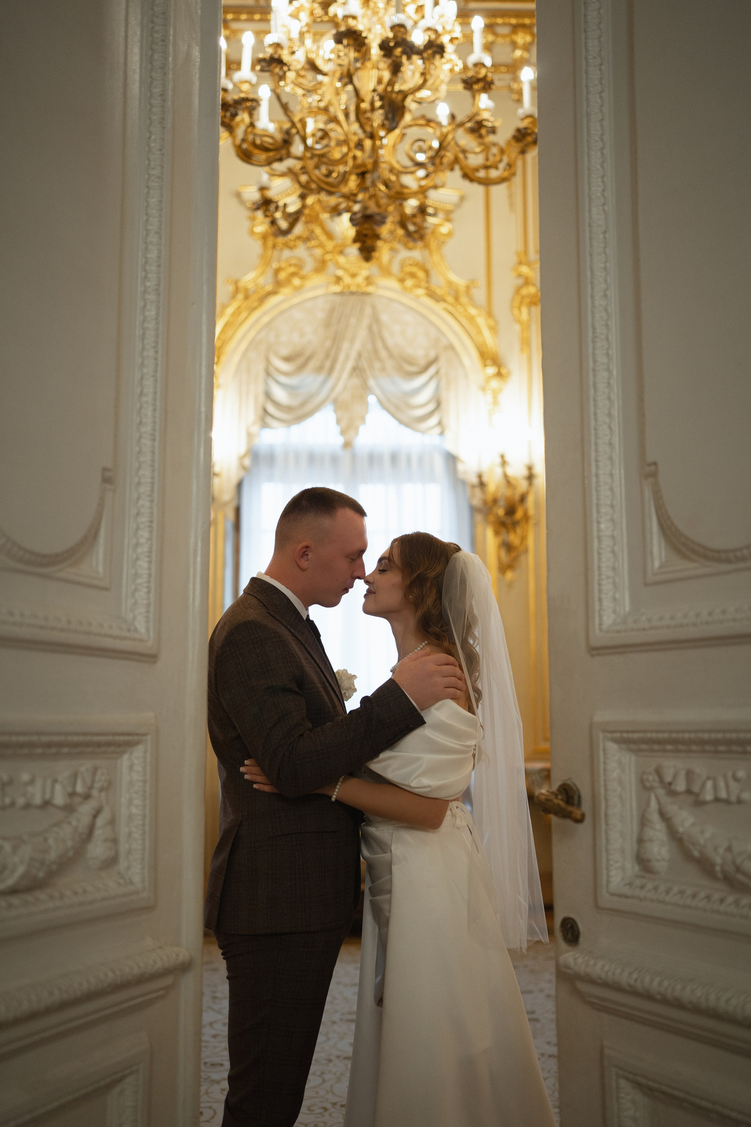 Дмитрий и Кира (Эрмитаж). Свадебный фотограф в Санкт-Петербурге