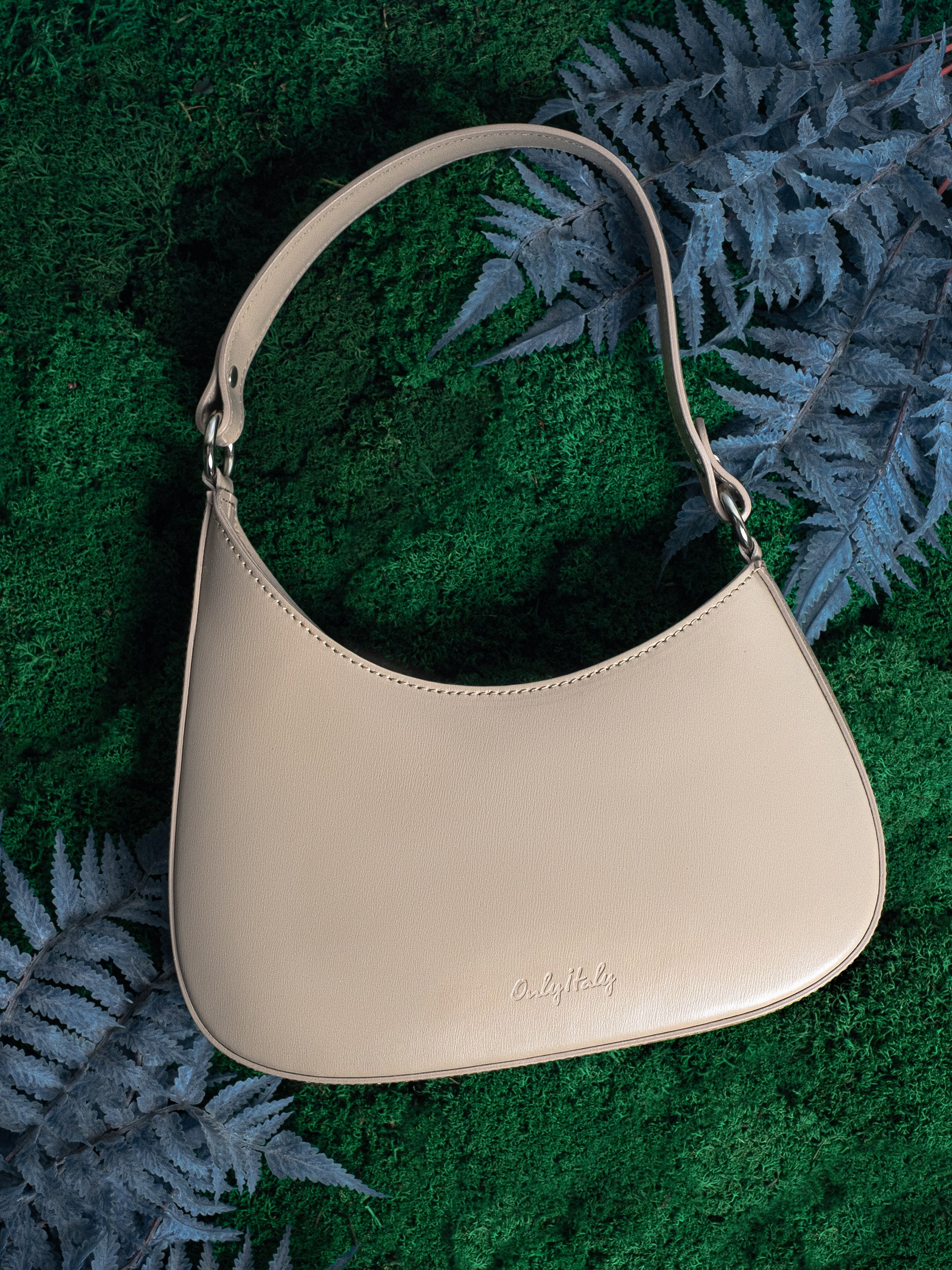 Предметная съёмка сумок для маркетплейсов. Предметный фотограф в Симферополе Антон Катунин