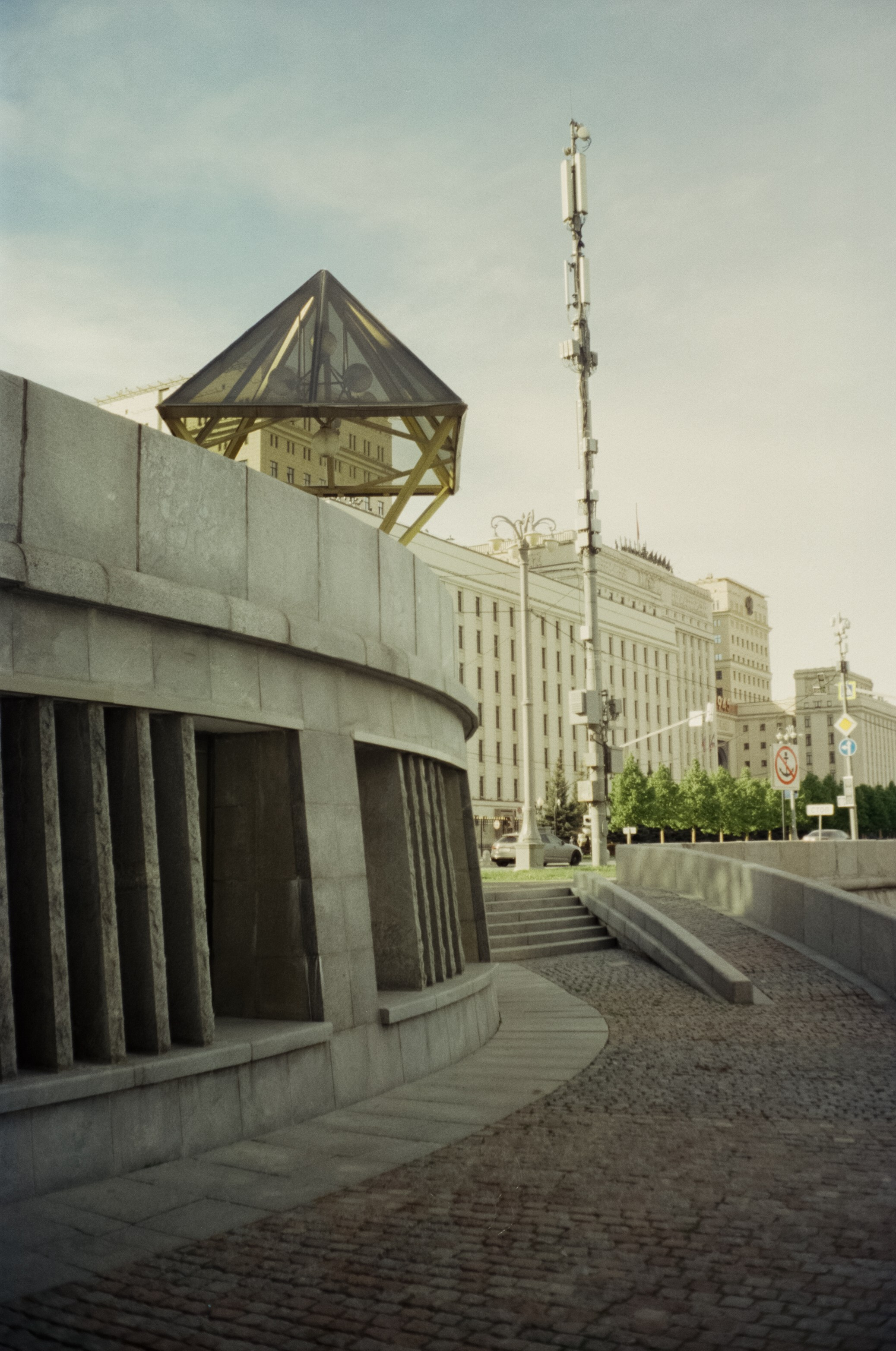 Ricoh FF-1 gray | Perspekriva expired Vision 200D | Фрунзенская набержная 5 мая 2025 года