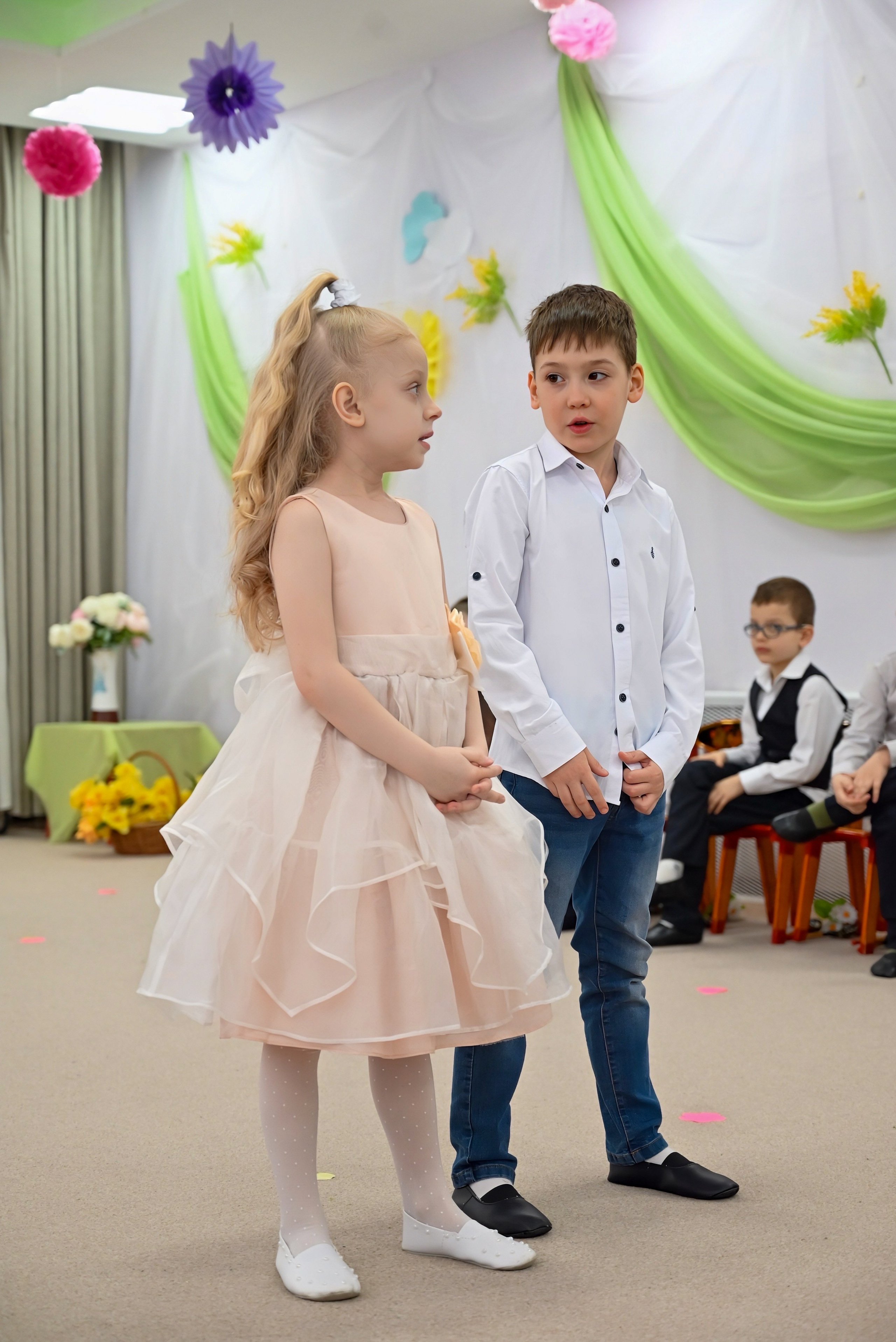 Праздник в группе Цветик семицветик. Семейный и детский фотограф Москва