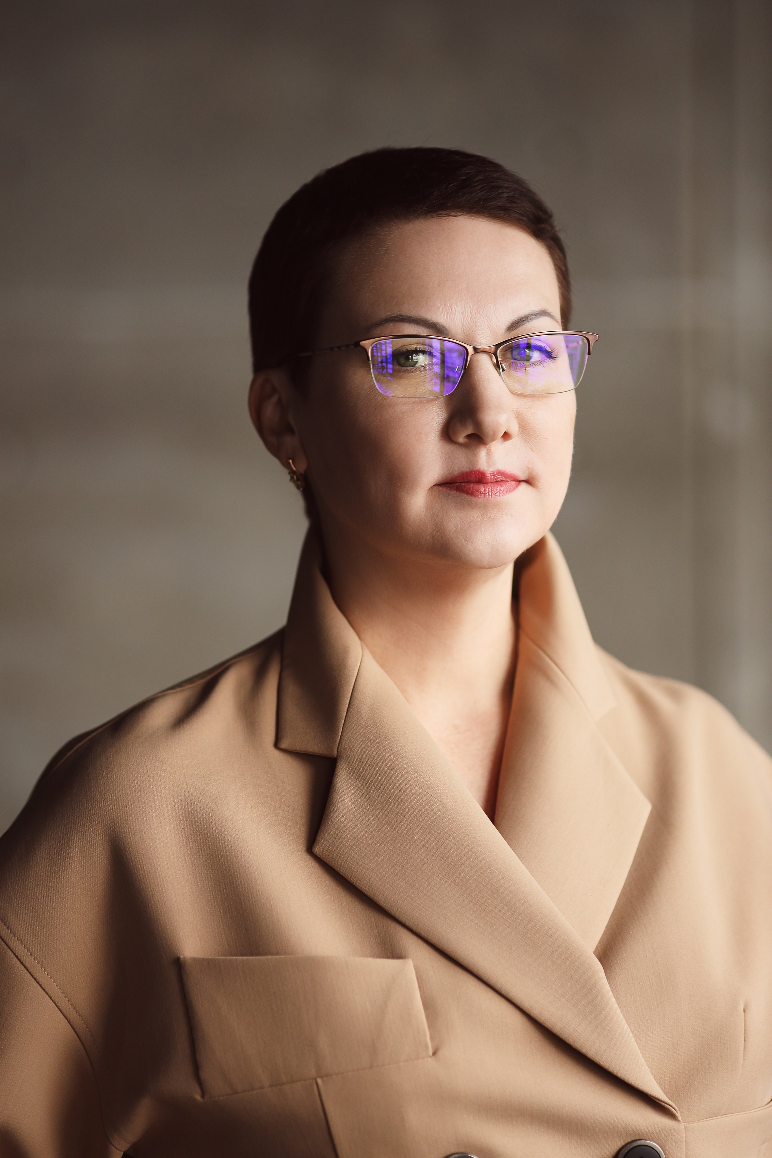 Деловые портреты в Москве: Профессиональная фотосессия для бизнеса. Профессиональный фотограф в Москве. Елена Шуваева