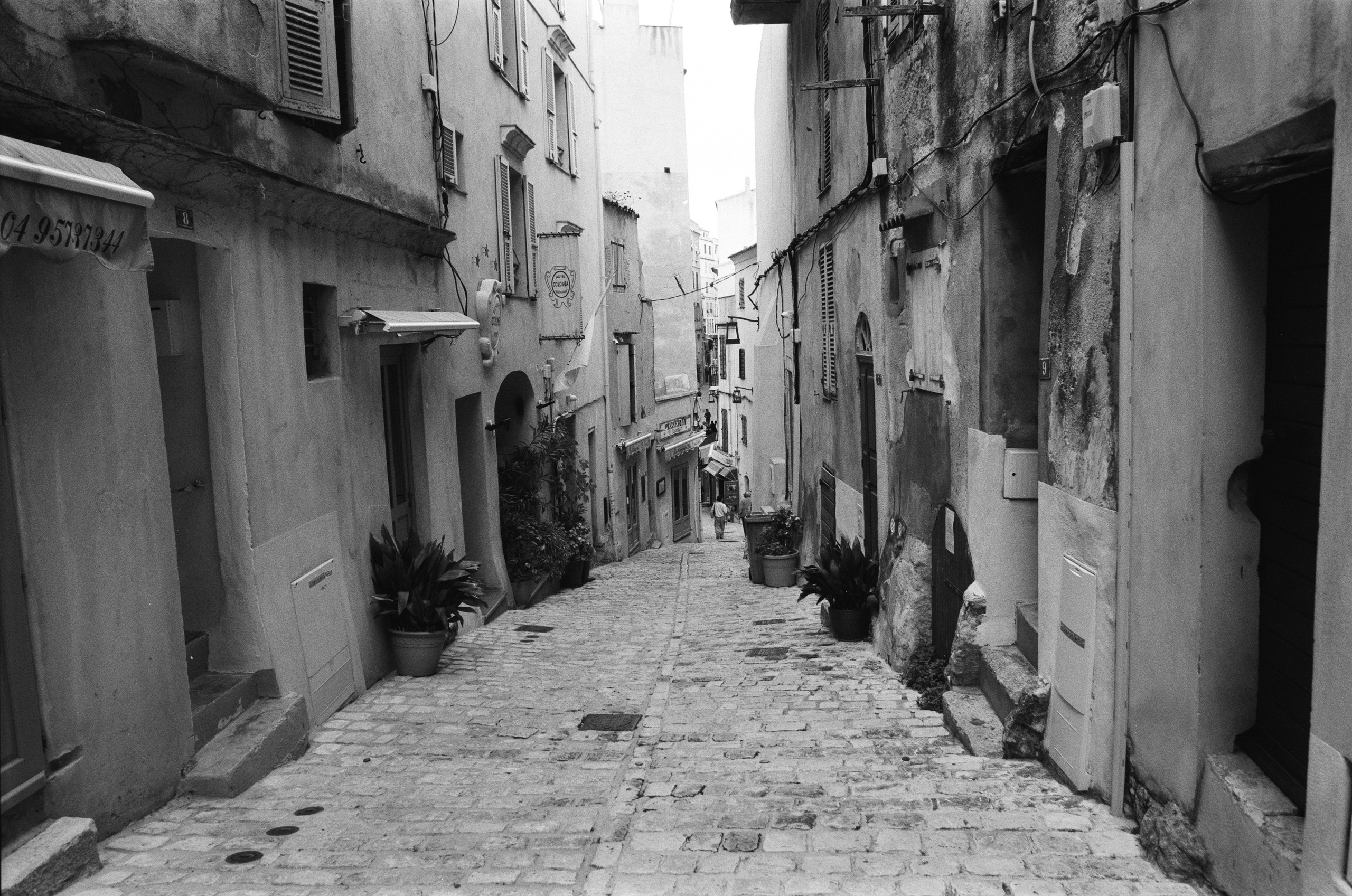 The world is flat // corsica, bonifacio III. EVER EXPOSED