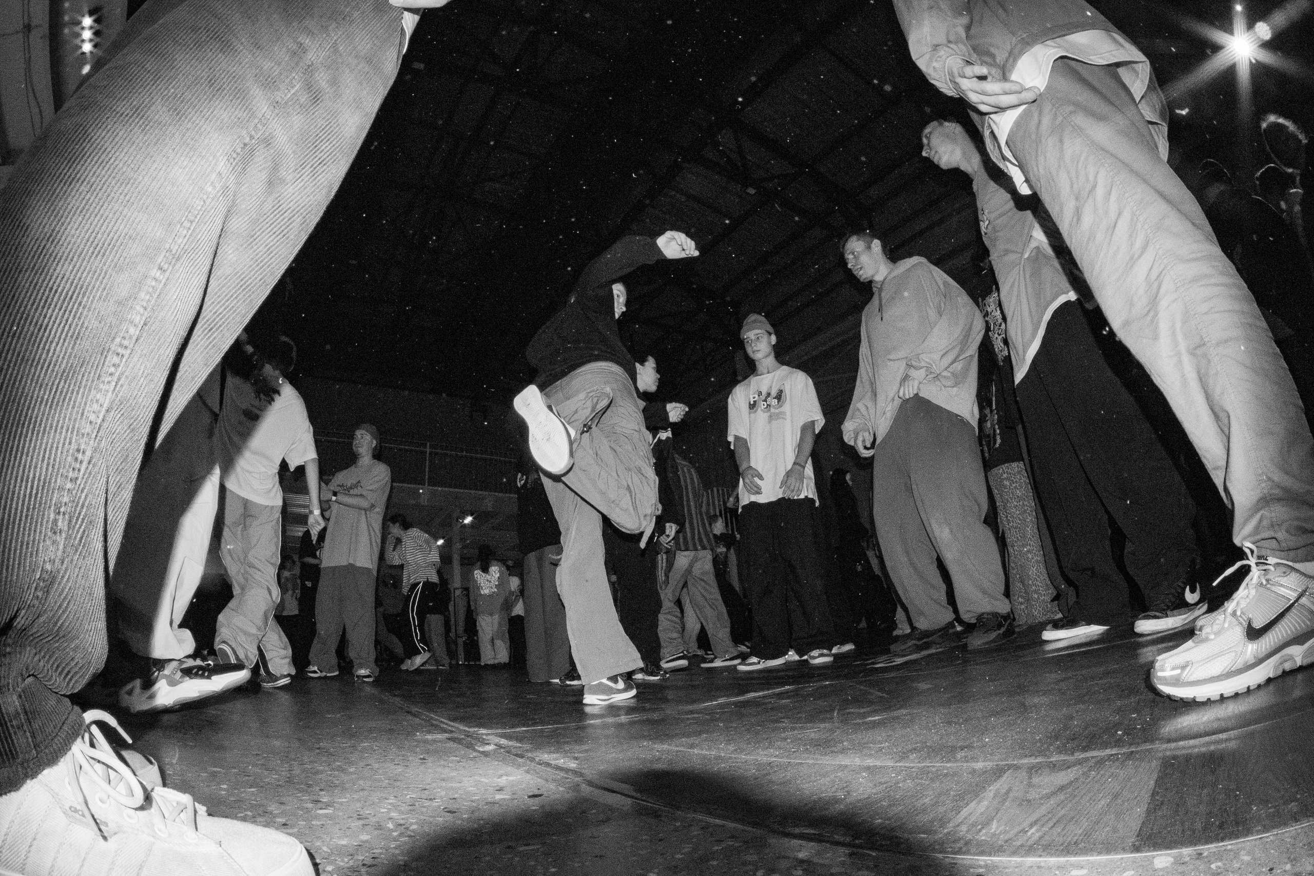 LORDS OF THE UNDERGROUND 27/10/25 (@youlovebu). Соня бу тебя сфоткала