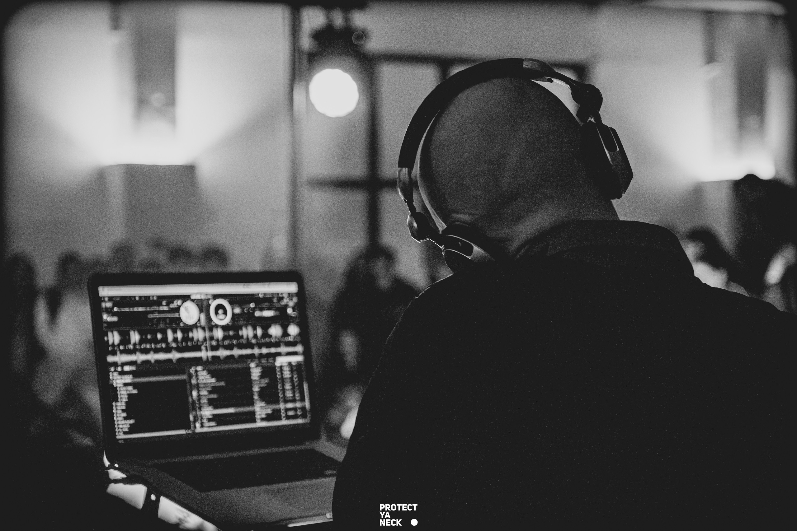 PROTECT YA NECK 22/03 (@youlovebu). Соня бу тебя сфоткала