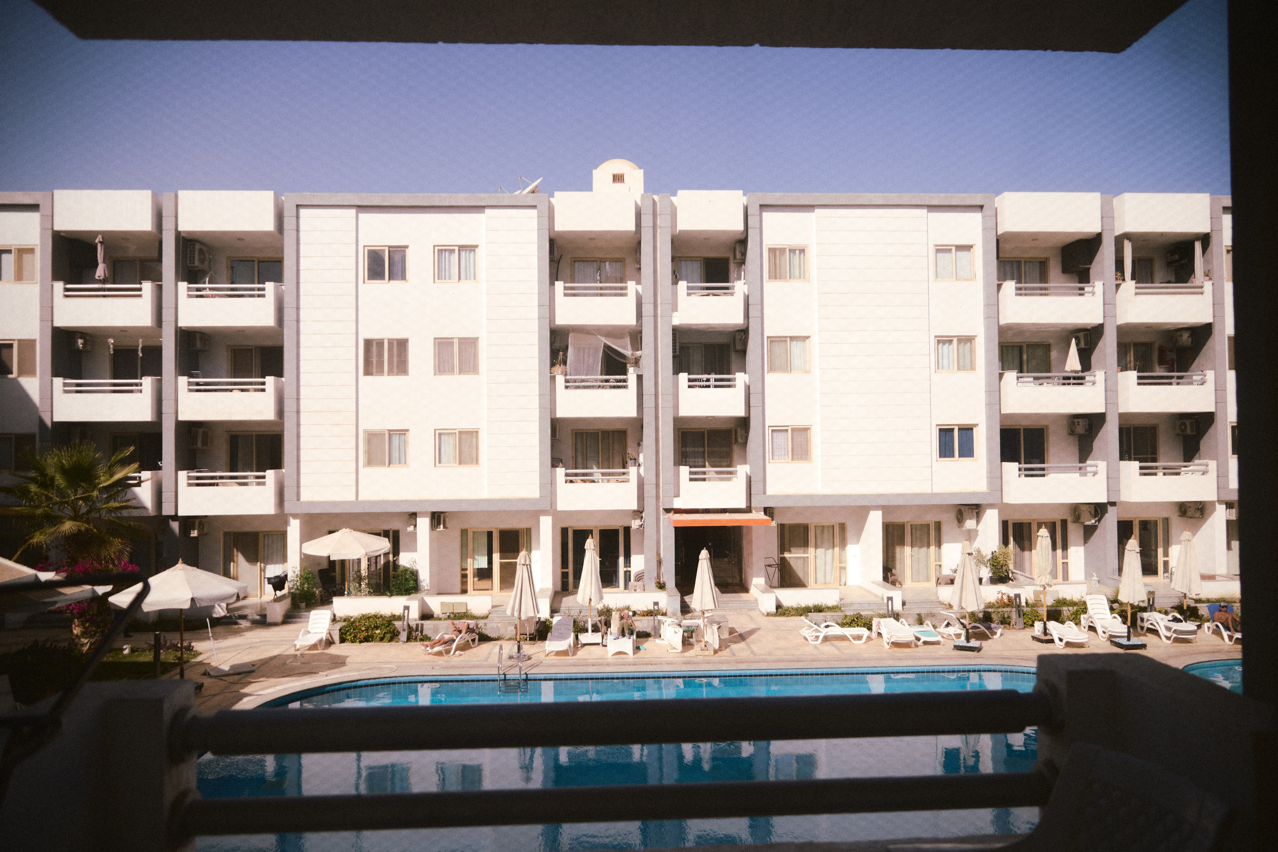 Под крышей. Jorgis — фотограф в Хургаде / обучение фотографии