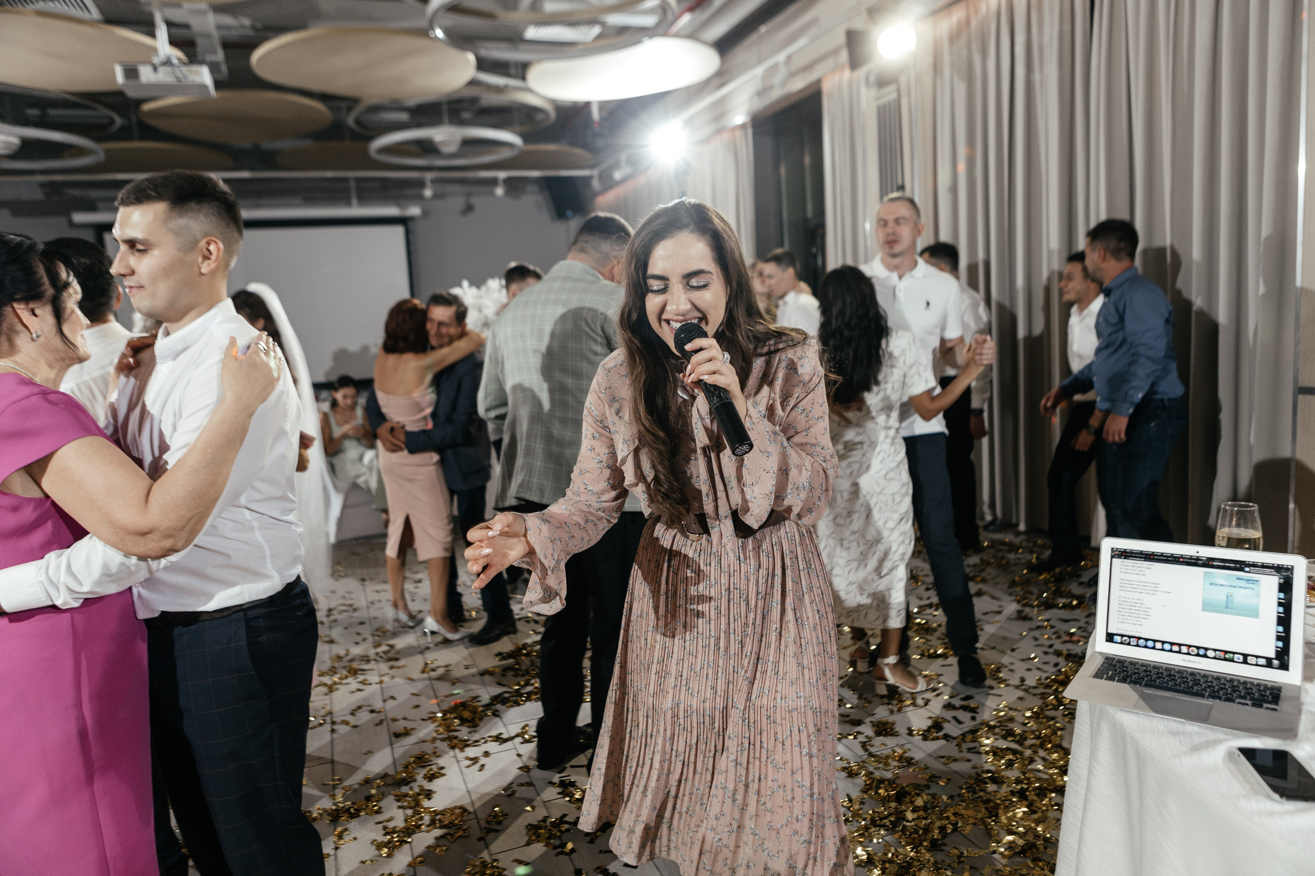 Свадебный фотограф Уфа — Руслан ГабдлисламовЖивые эмоции, красивые кадры, воспоминания на всю жизнь.Работаю по всей Республике Башкортоста. Свадебный фотограф Уфа Руслан Габдлисламов