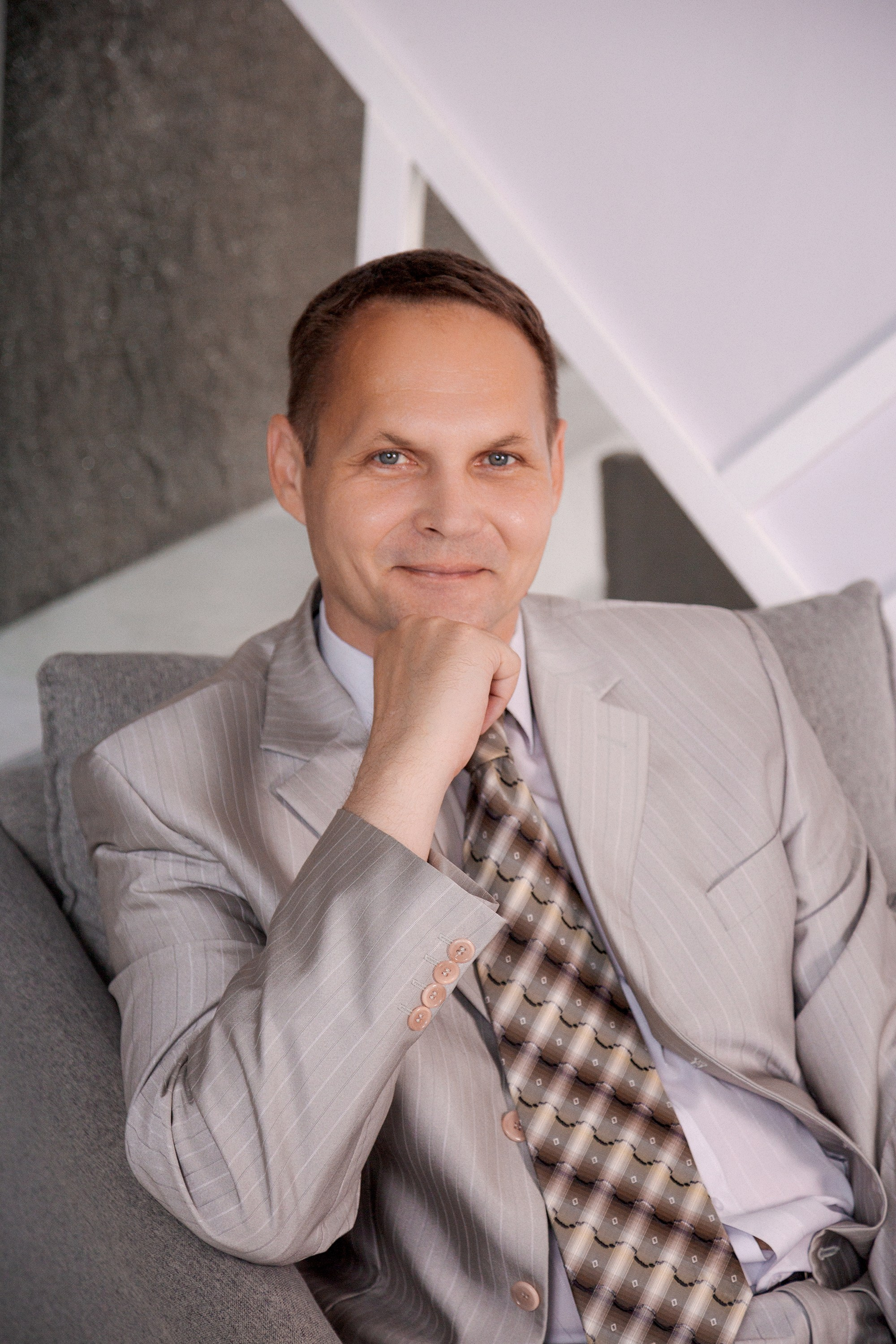 фотограф Анна Добрачёва, Анна Добрачева, AIDphoto, мужская фотосессия, фотосессия мужчины, мужчина в костюме