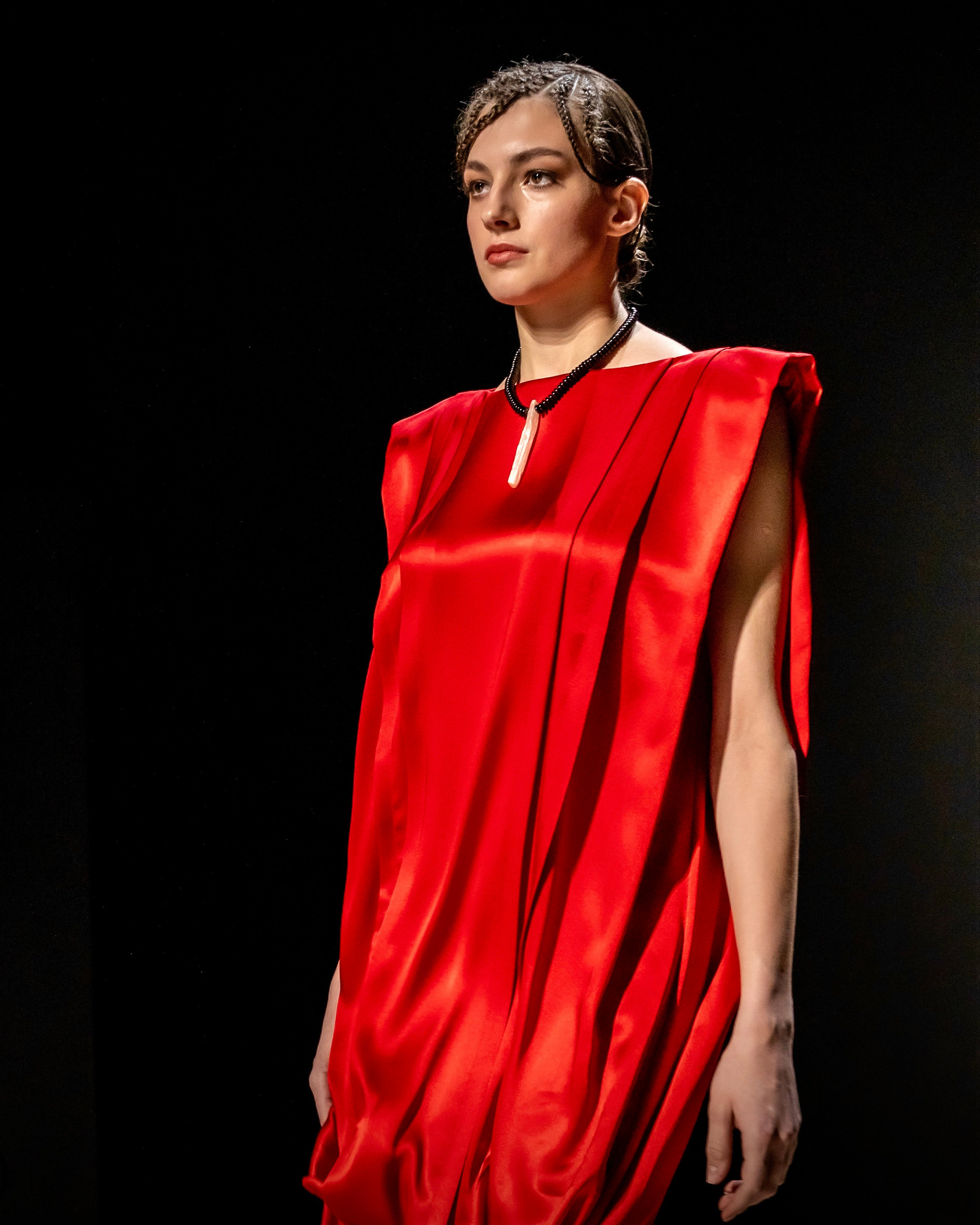 Показ коллекции Darya Kipriyanova (Красноярск) на Московской неделе моды 16 марта 2025. Фотосессии и репортаж — Фотограф в Москве — Рина Серёгина