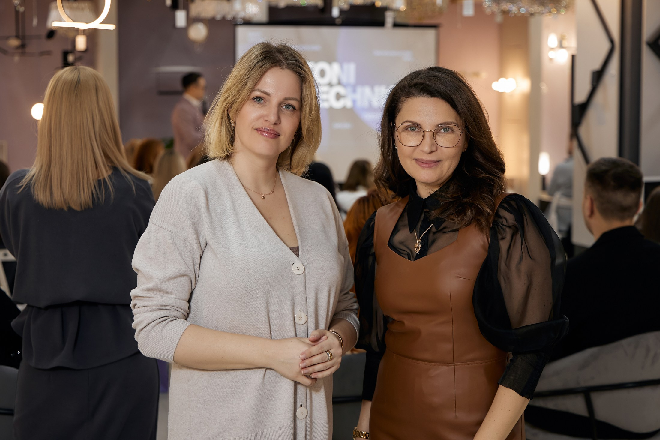 Конференция Светолок. Свадебный репортажный и фуд фотограф в Барнауле Гайфулин Виталий