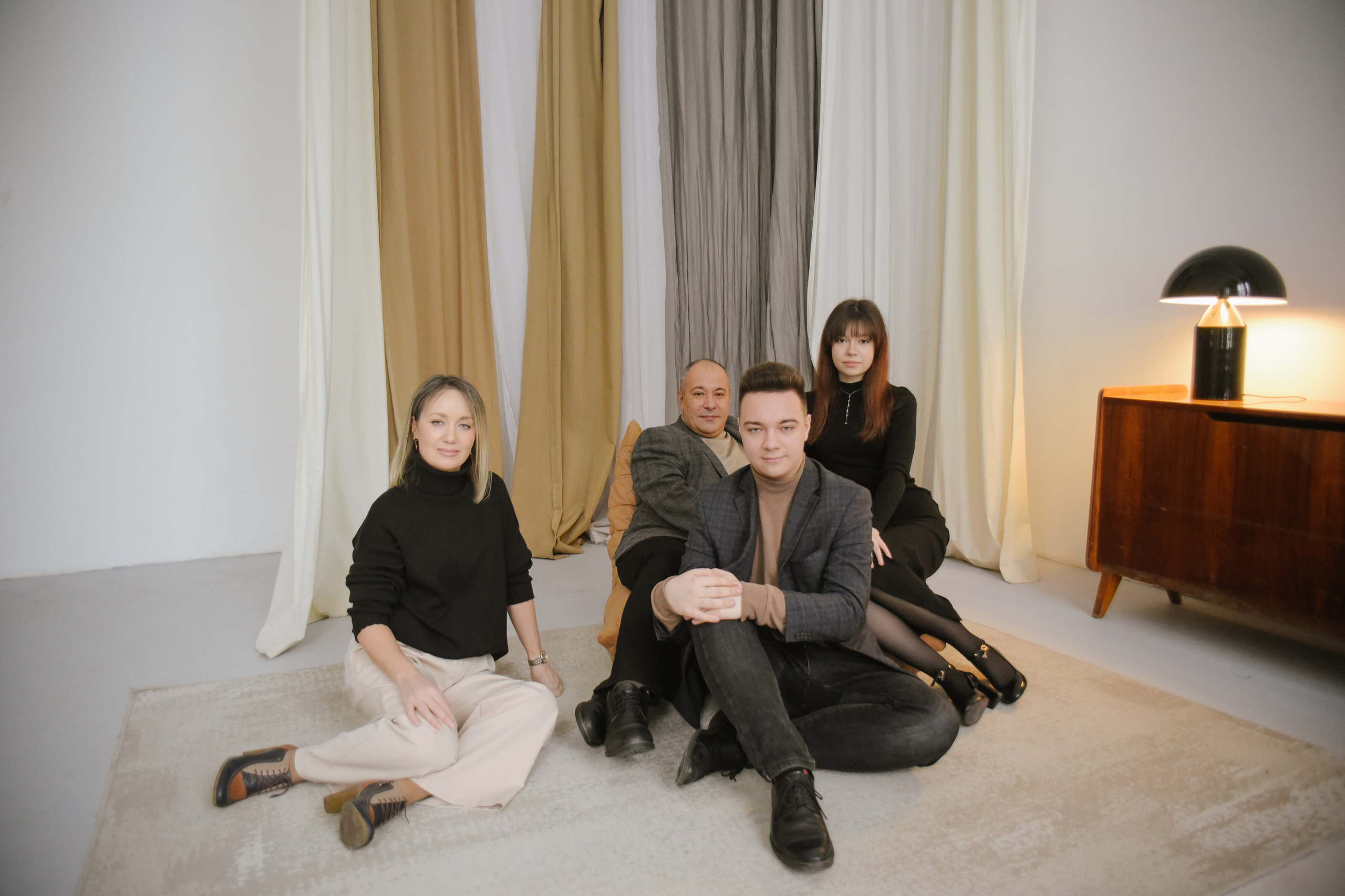 Молодые родители и взрослые дети. Фотограф Лола Волна, город Москва