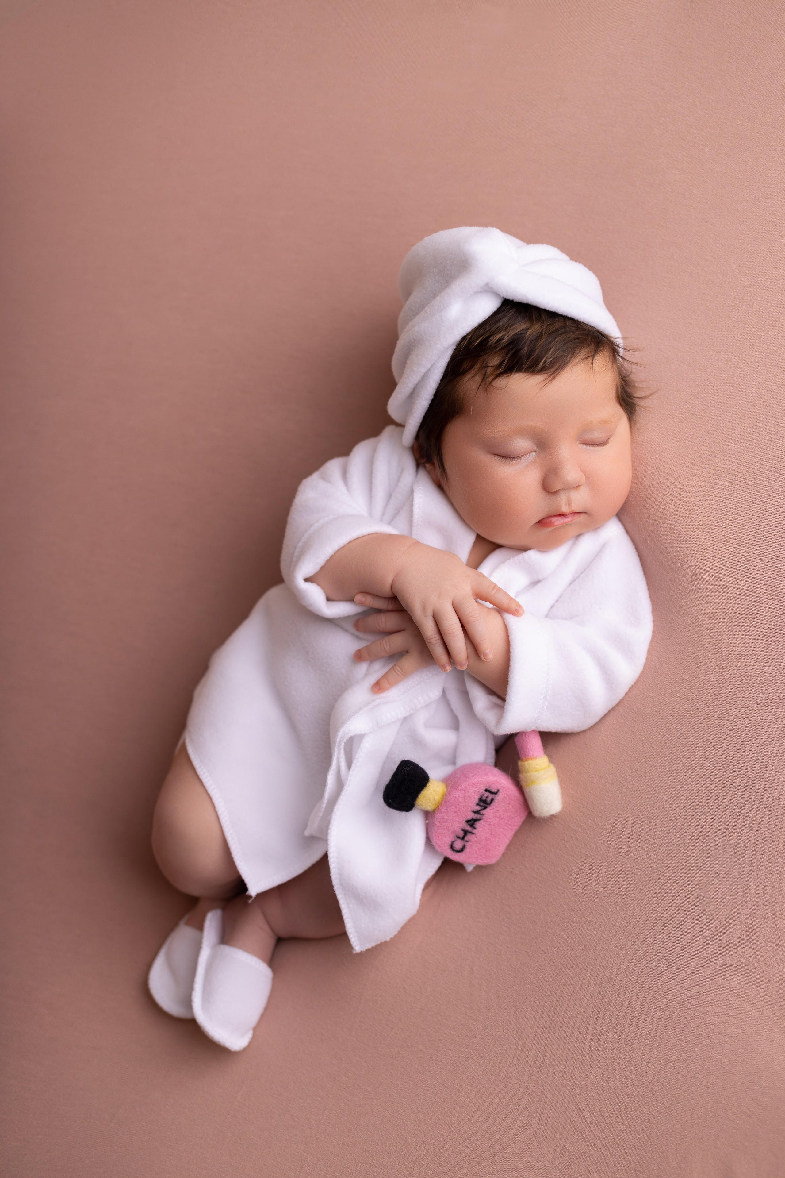 Классическая фотосессия малыша. Фотограф новорожденных малышей в Омске и Омской области Эльвира Камаева