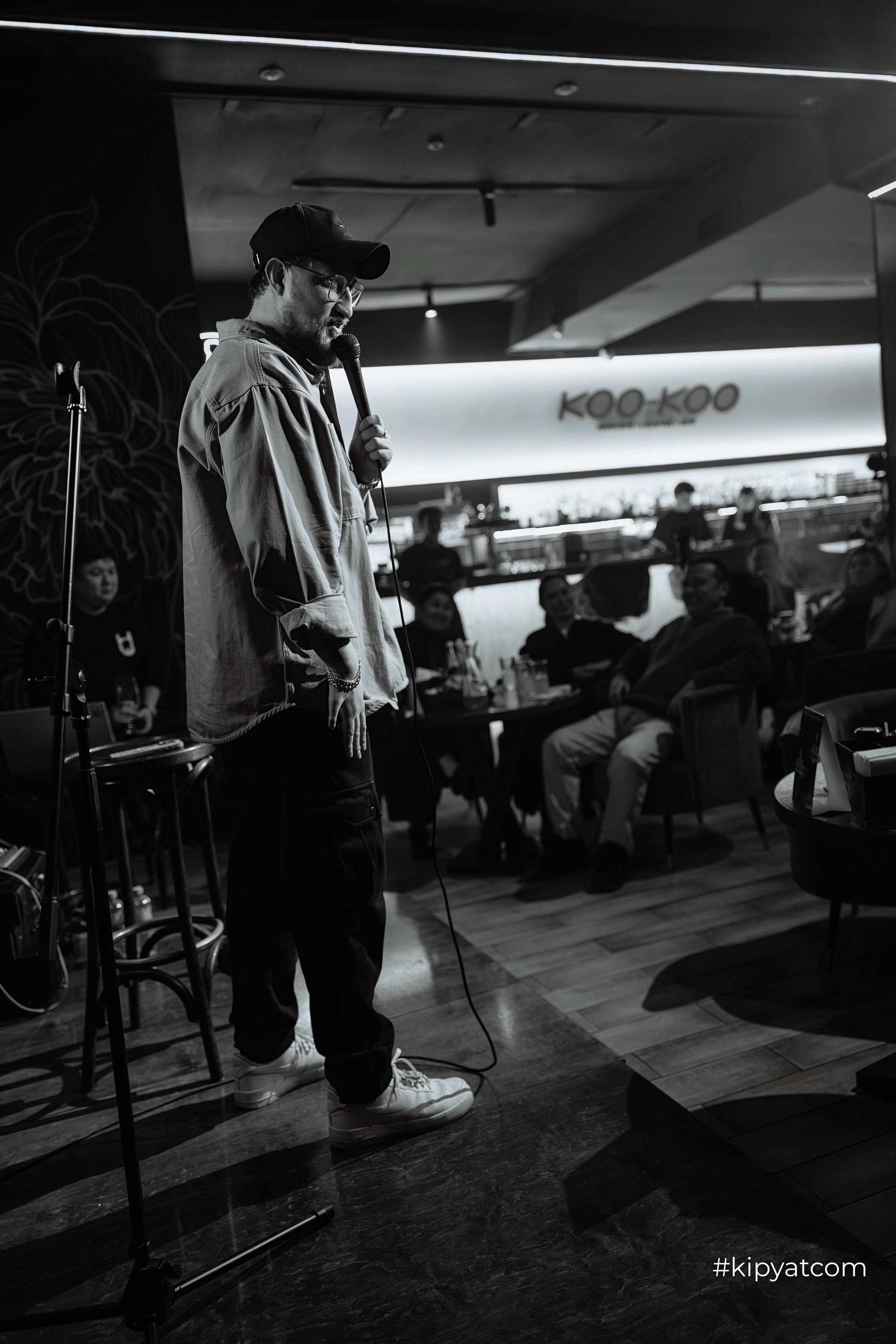 Сольный стендап концерт Александра Меркуль