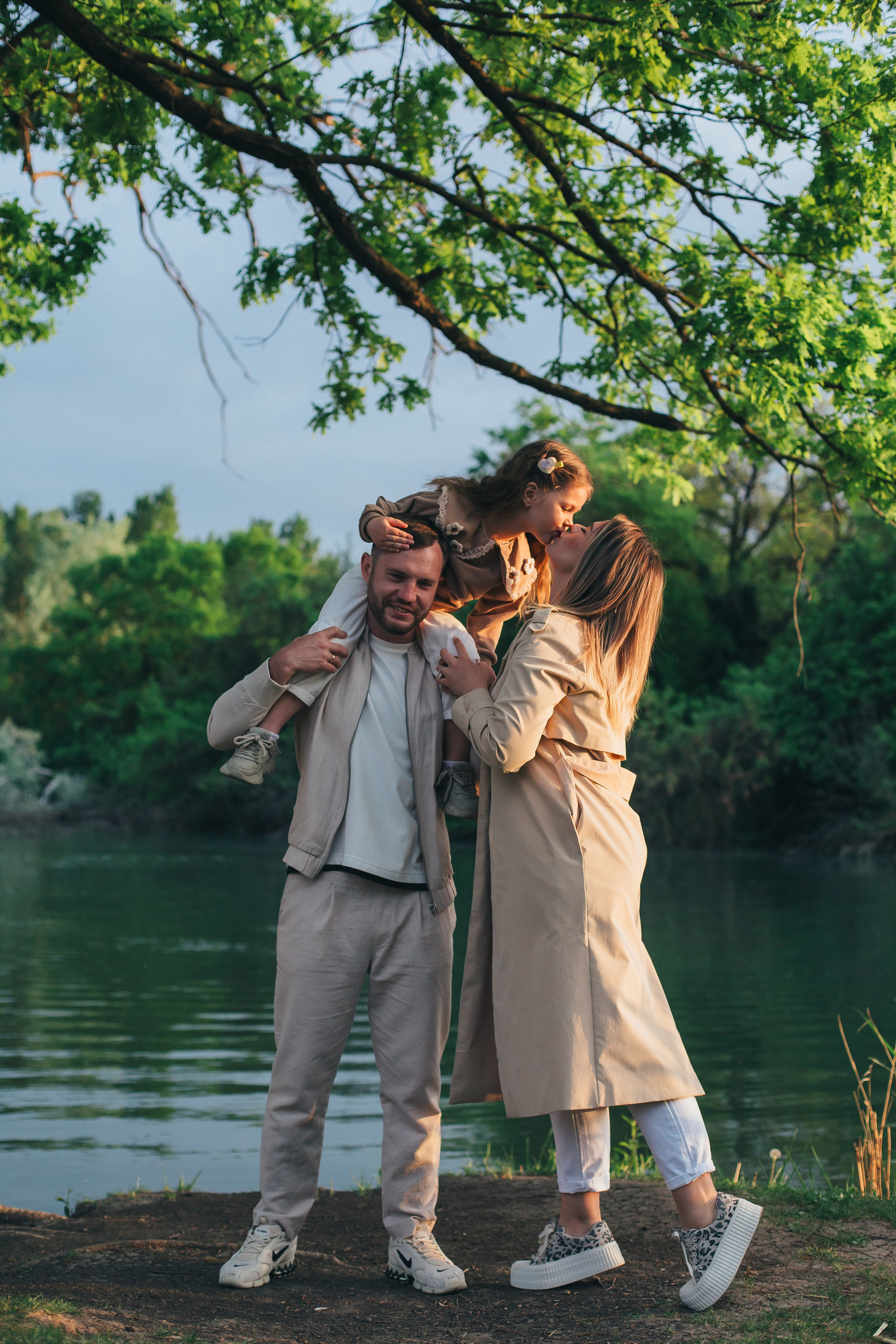 Семейная прогулка в парке. Фотограф Оксана Будко