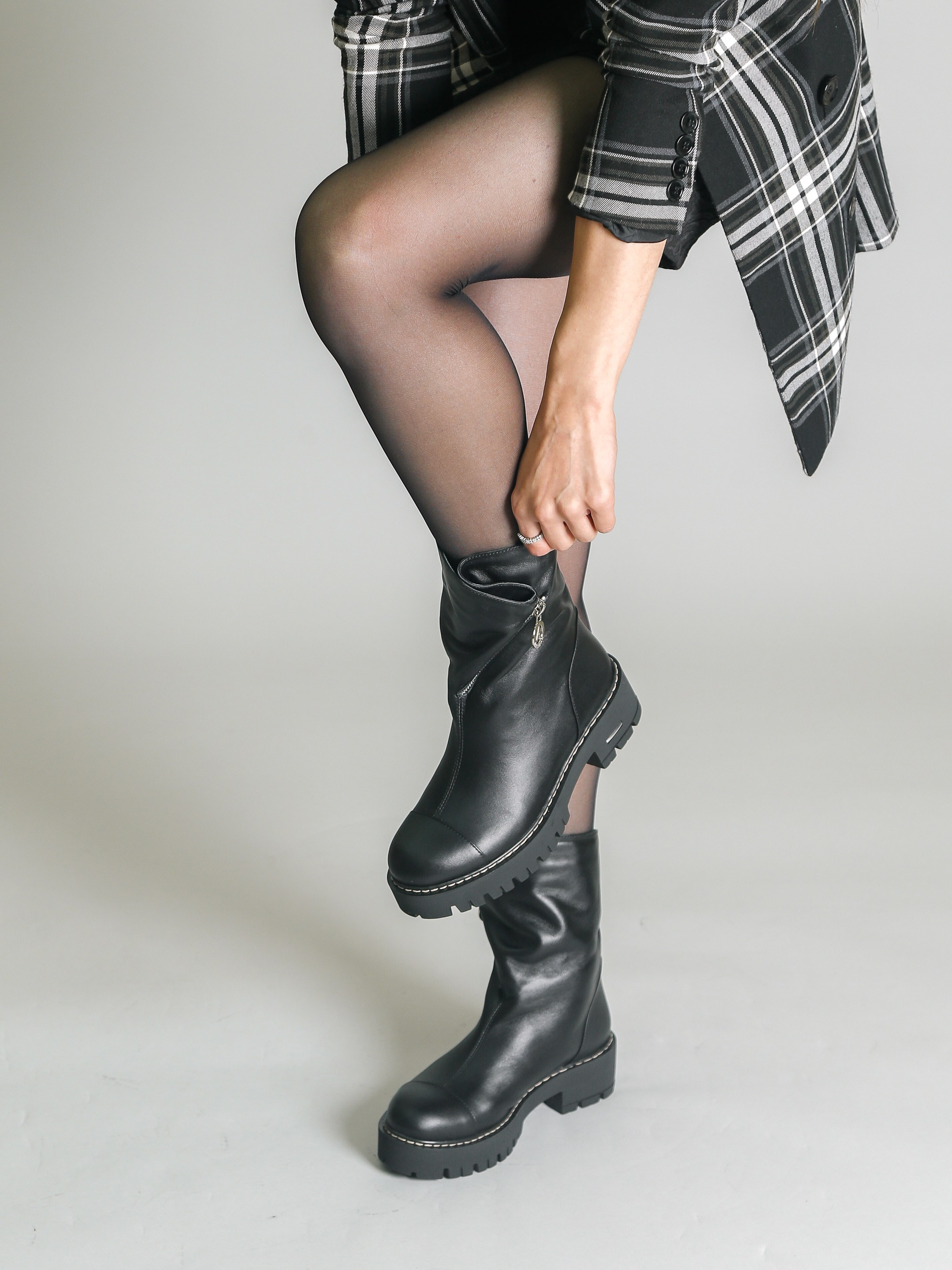 WB Обувь Suil. Свадебный Фотограф в Москве Гор Магтагян