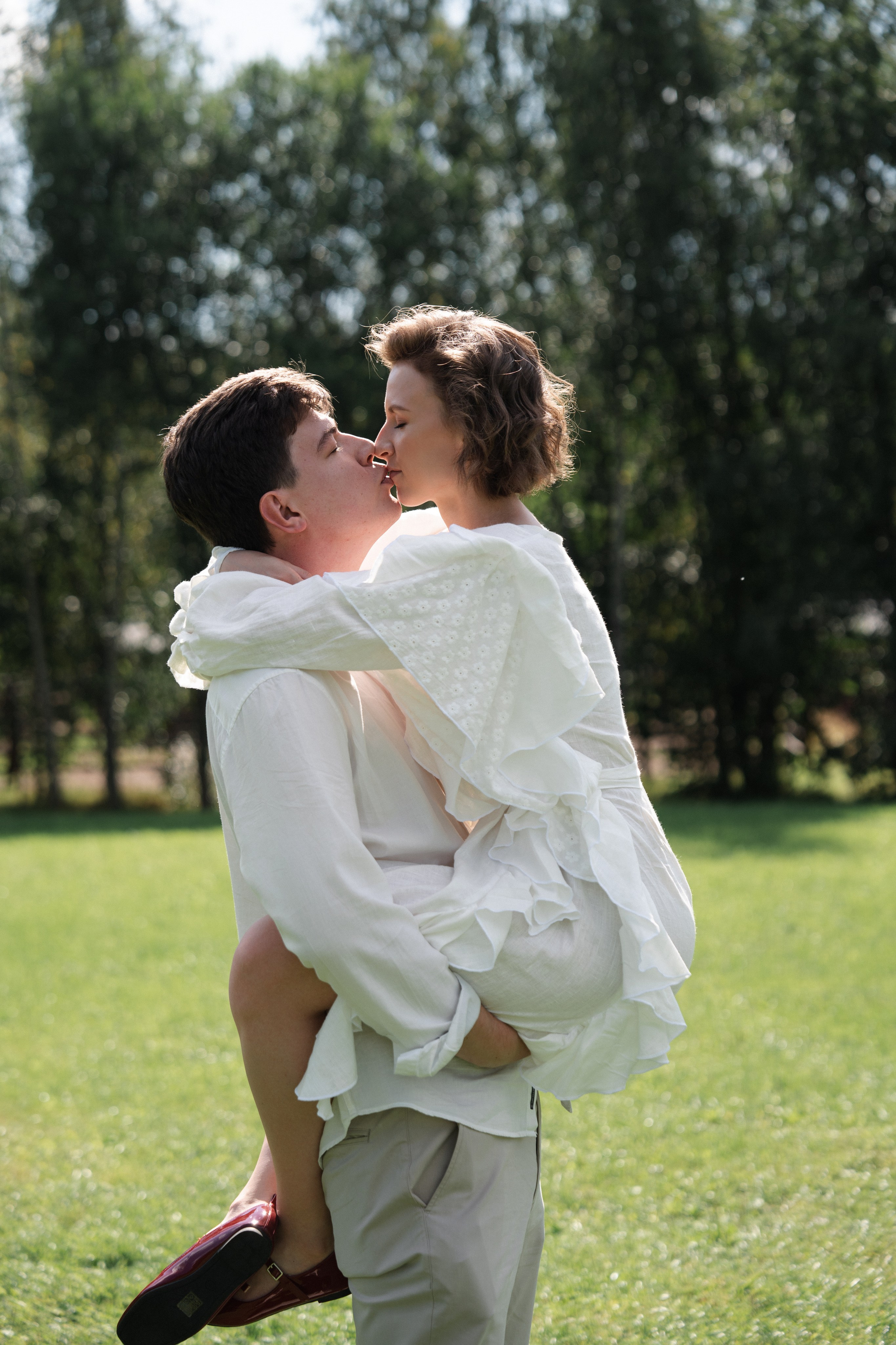 Арина & Иван. Камерная свадьба на природе в стиле в расслабленном стиле. Свадебный фотограф организатор в Санкт-Петербурге Ассоль Опарина