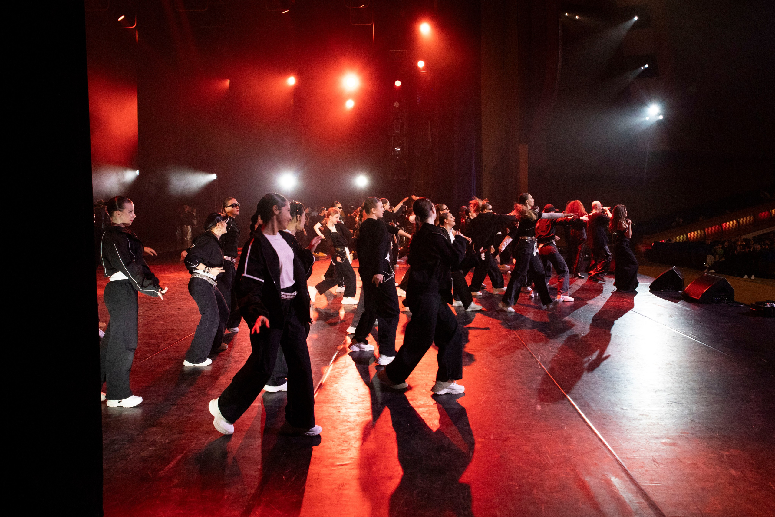 Закулисье. Гала-концерт Новые Имена в Кремлевском Дворце 30.03.26. Профессиональный фотограф в Москве | Заказать фотосессию и съемку