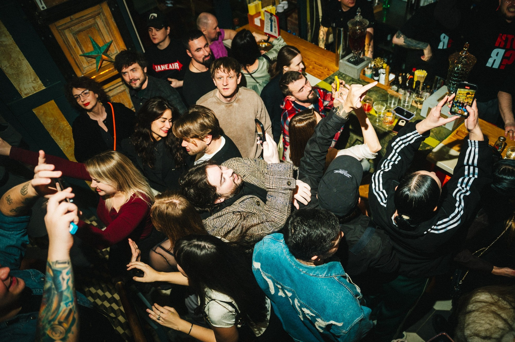 День рождения бара ПетровВодкин. Сайт фотографа Данилы Пащенко