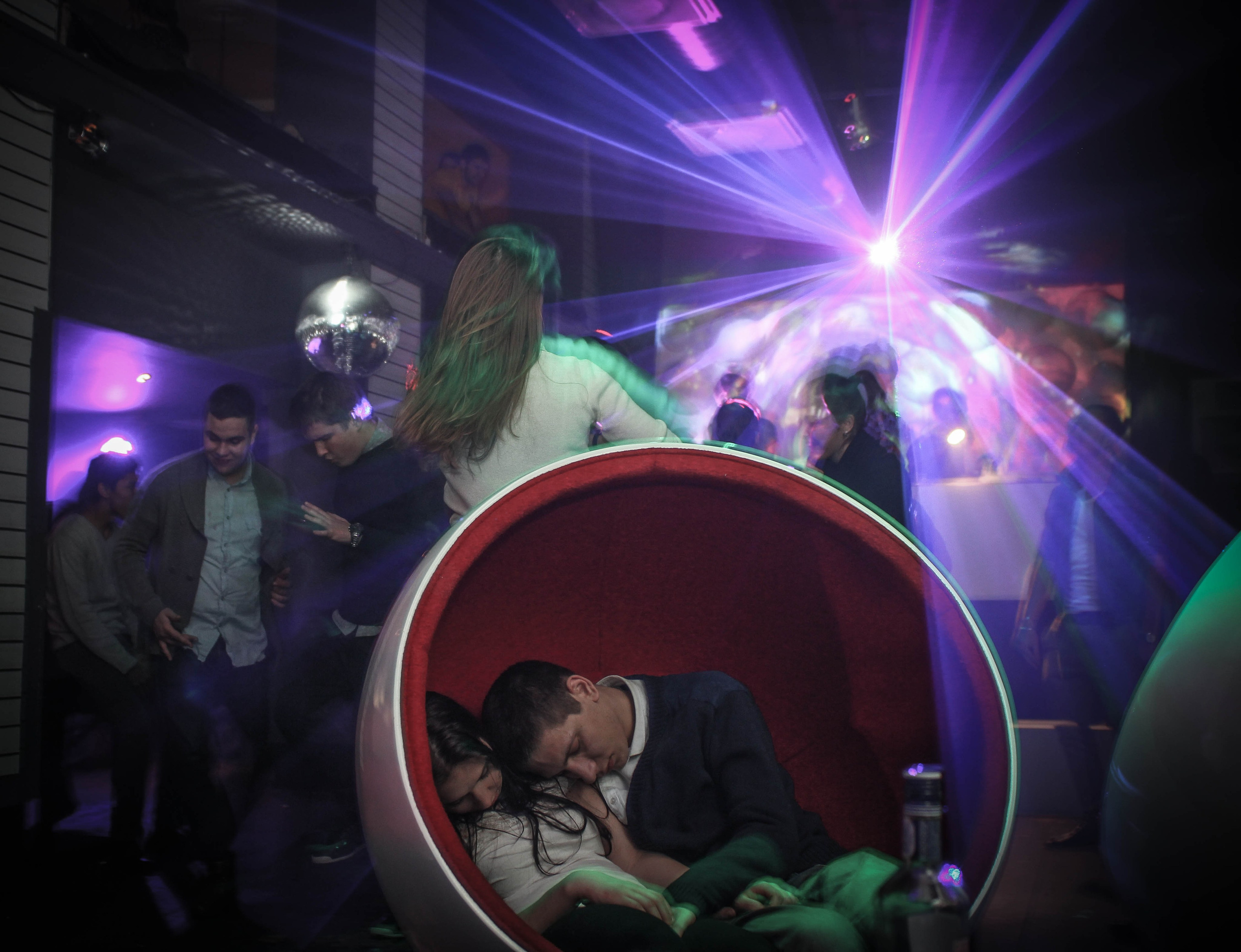 2013. Стрит-фотография, полная абсурда, идиотизма и красоты