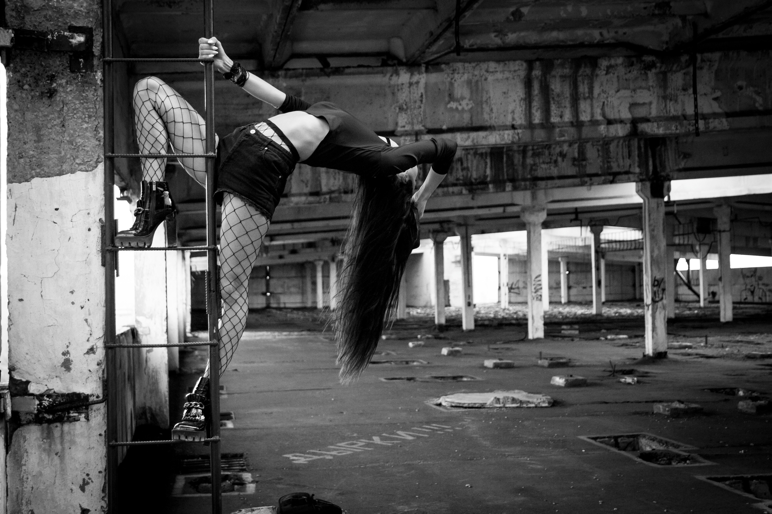 Катрин (заброшка в высотке). Творческая студия АЛНИфото