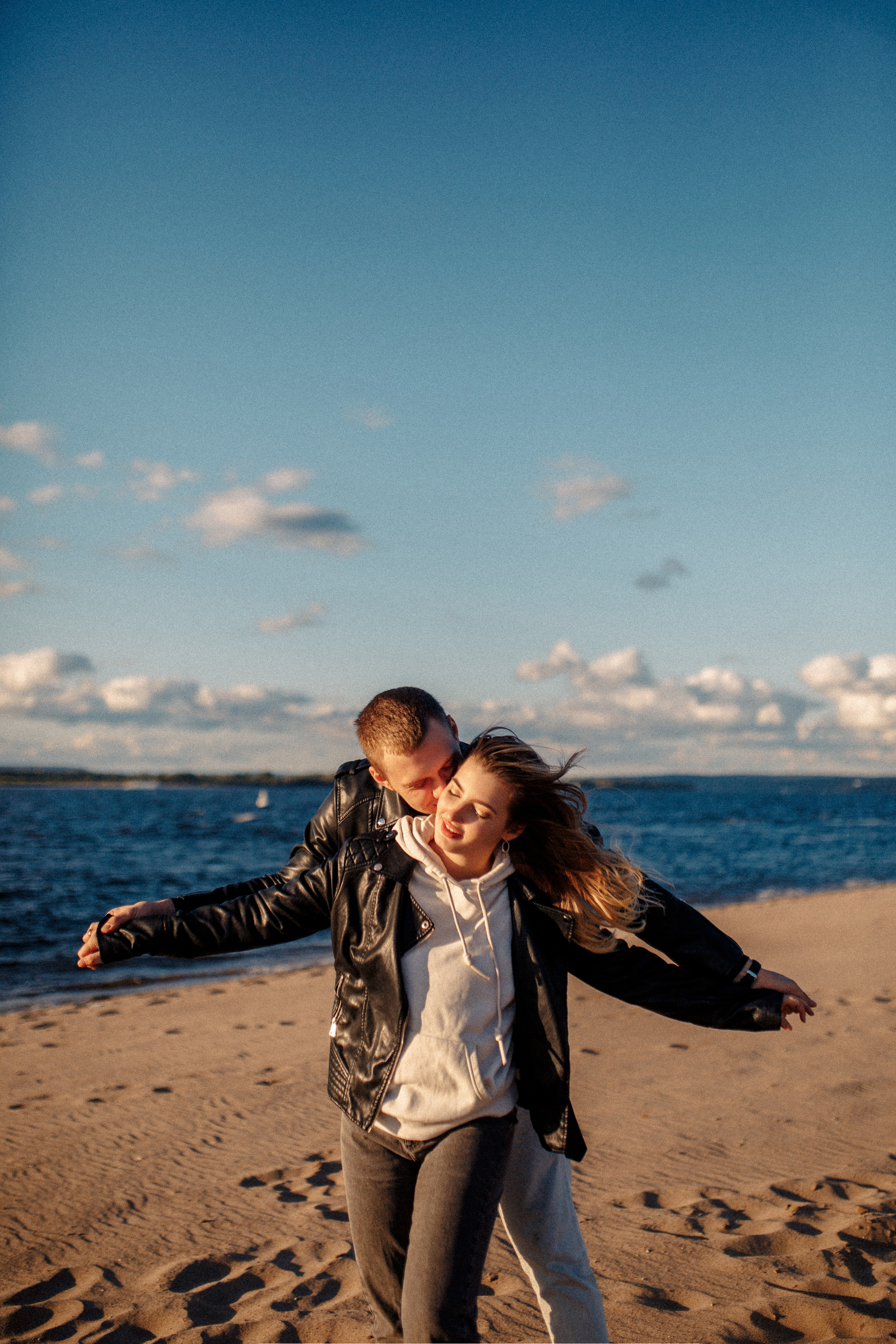 Максим и Настя на набережной, г Самара. Фотограф в Смоленске Ольга Давыдова