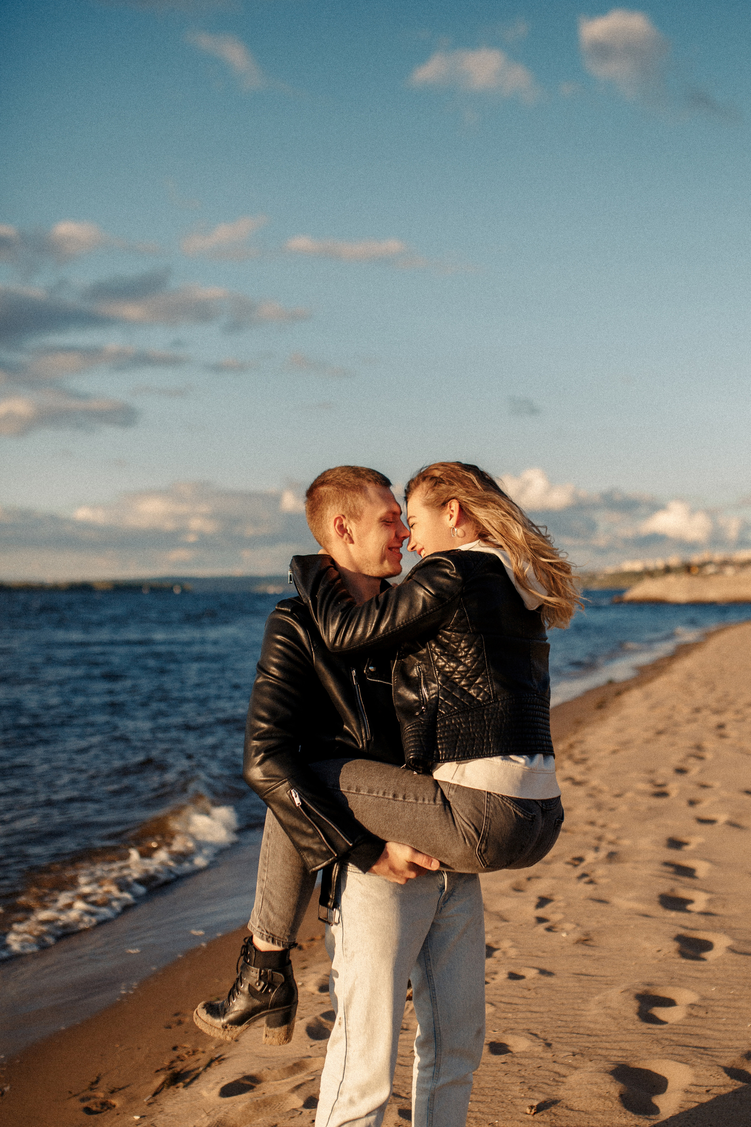 Максим и Настя на набережной, г Самара. Фотограф в Смоленске Ольга Давыдова