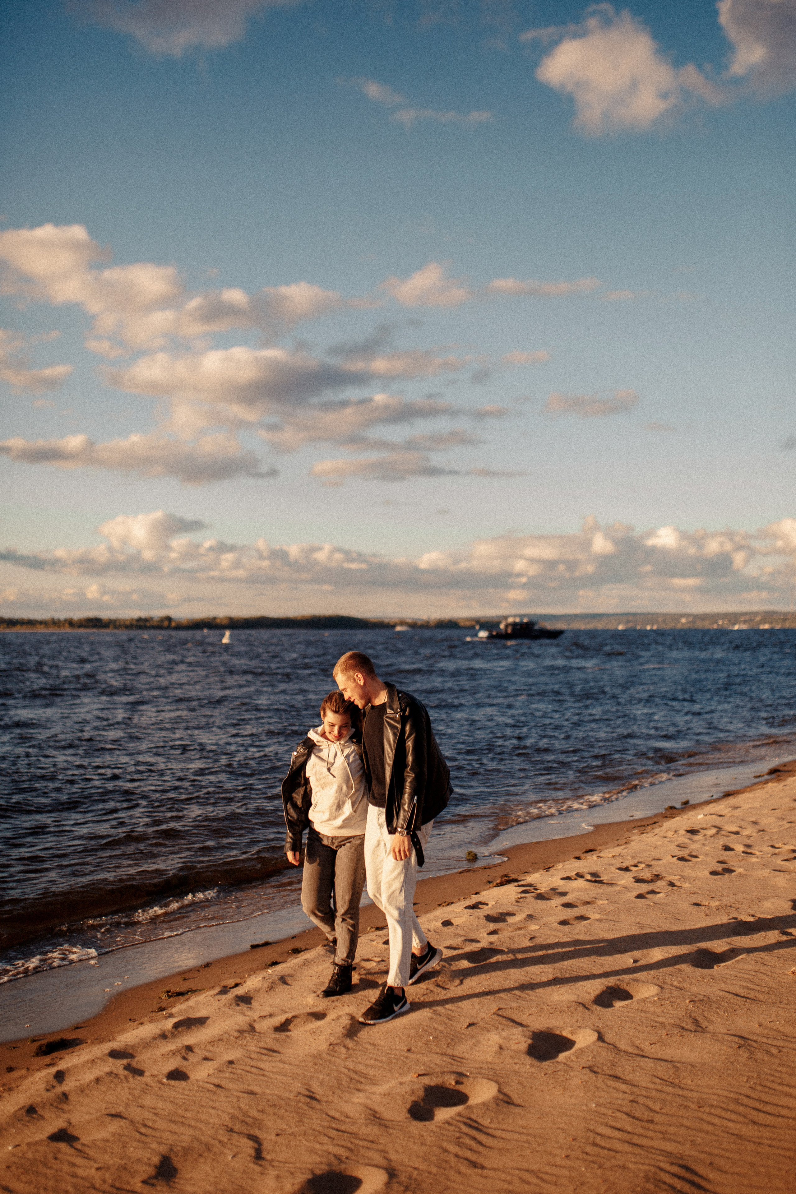 Максим и Настя на набережной, г Самара. Фотограф в Смоленске Ольга Давыдова