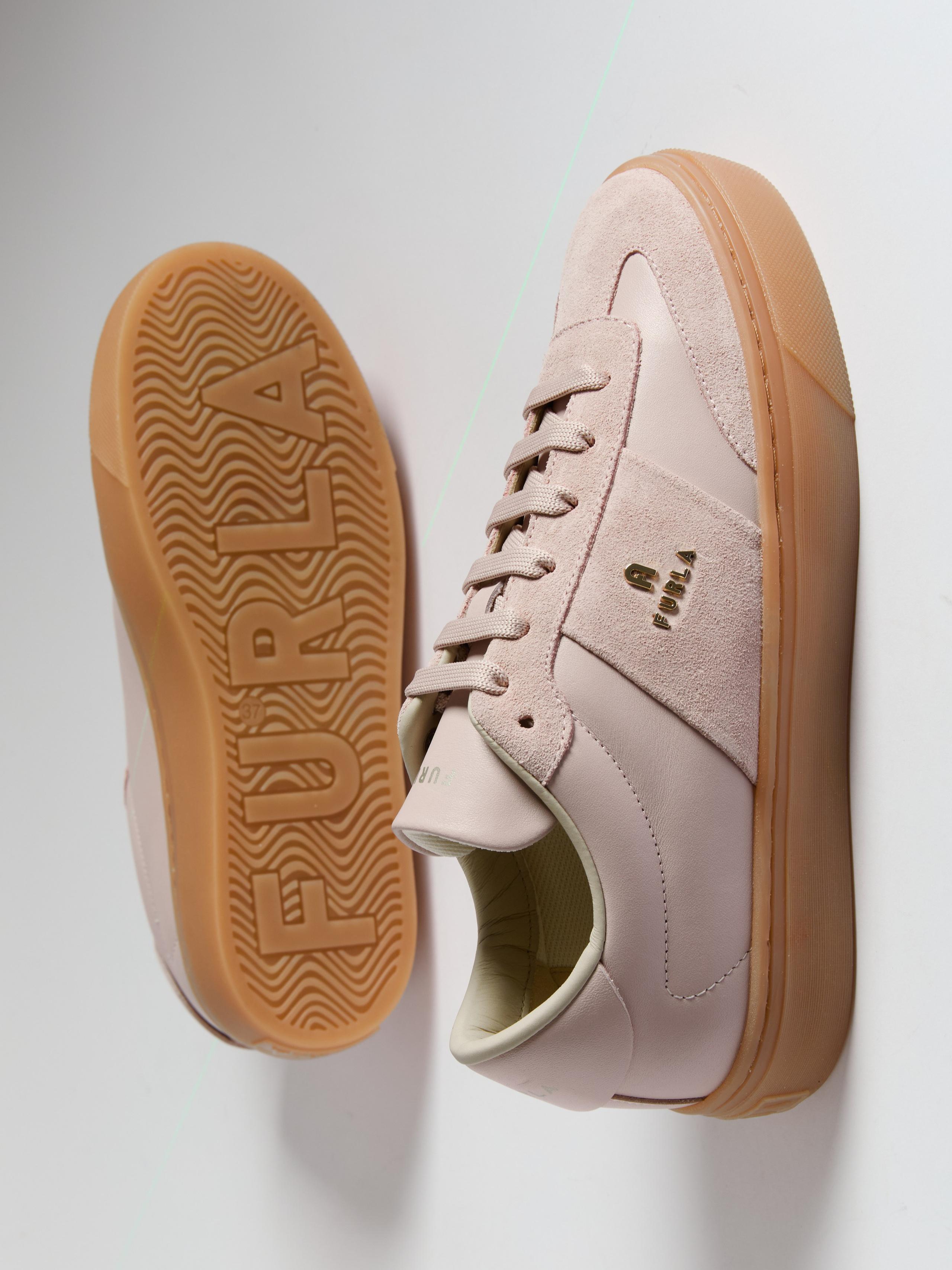 Предметный фотограф в Москве Евгений Шубин