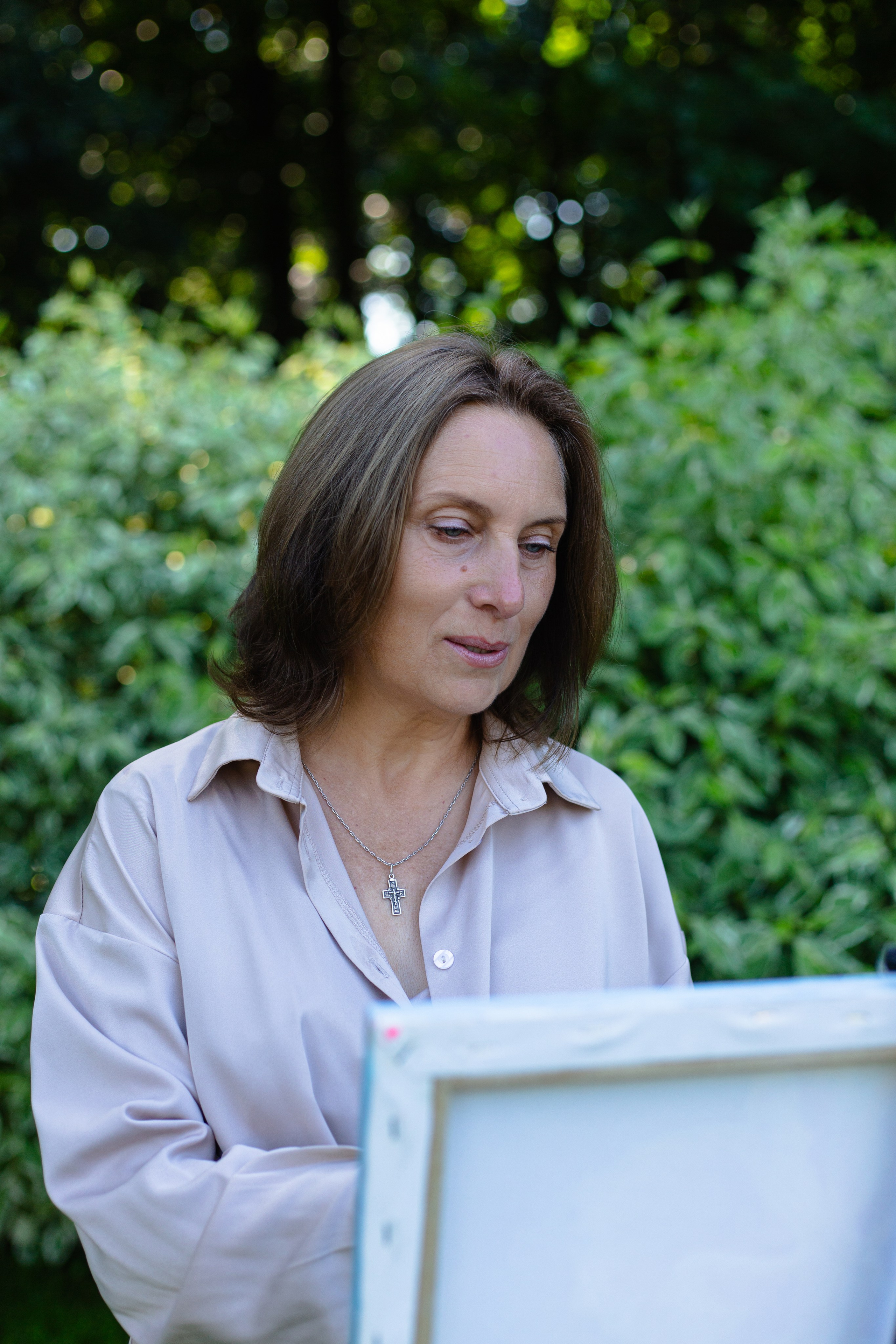 Небо отражается в глазах художницы. Фотограф Тула