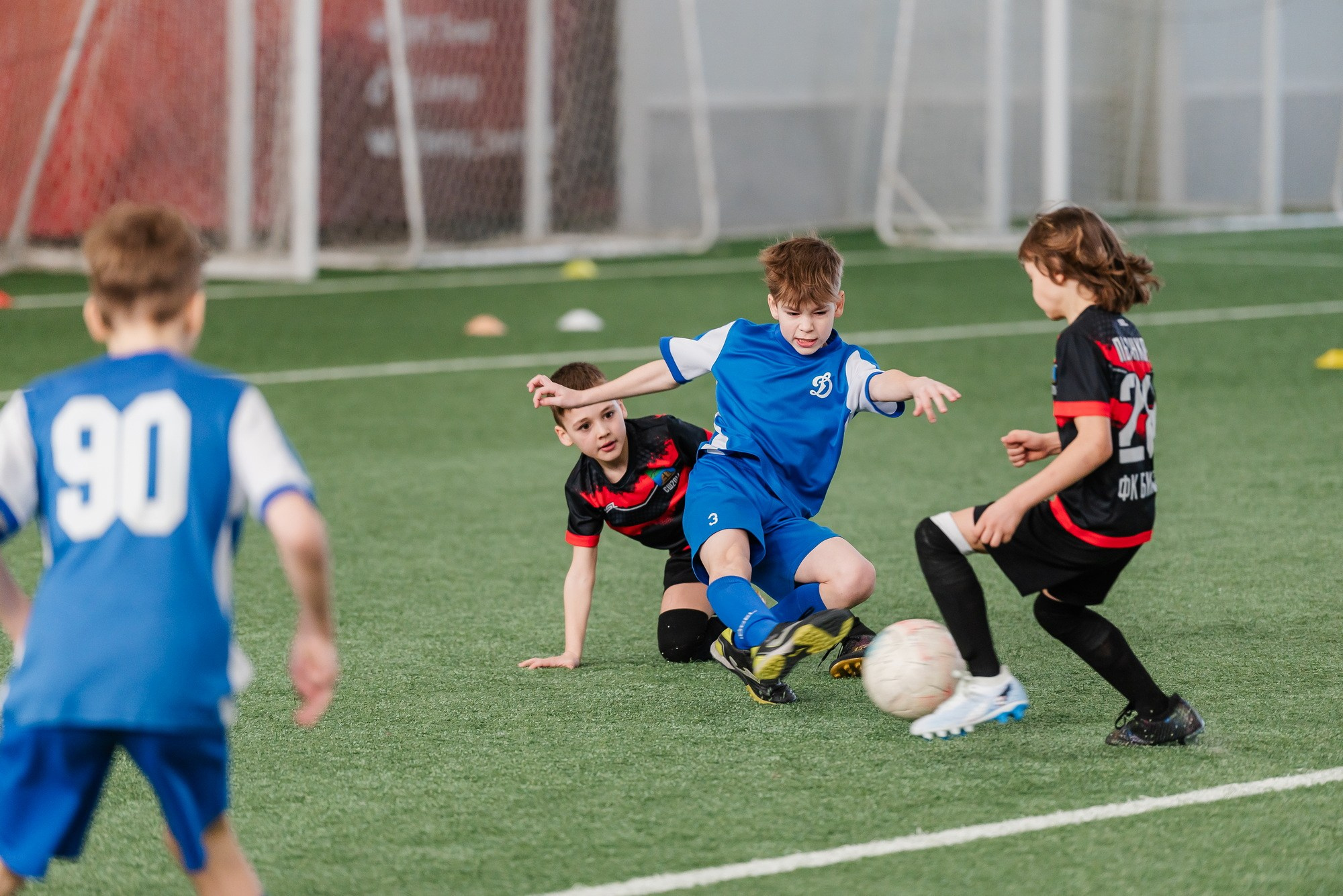 Детский турнир по футболу KAMILOV CUP-2024. Свадебный и репортажный фотограф Никита Сницарев в Барнауле