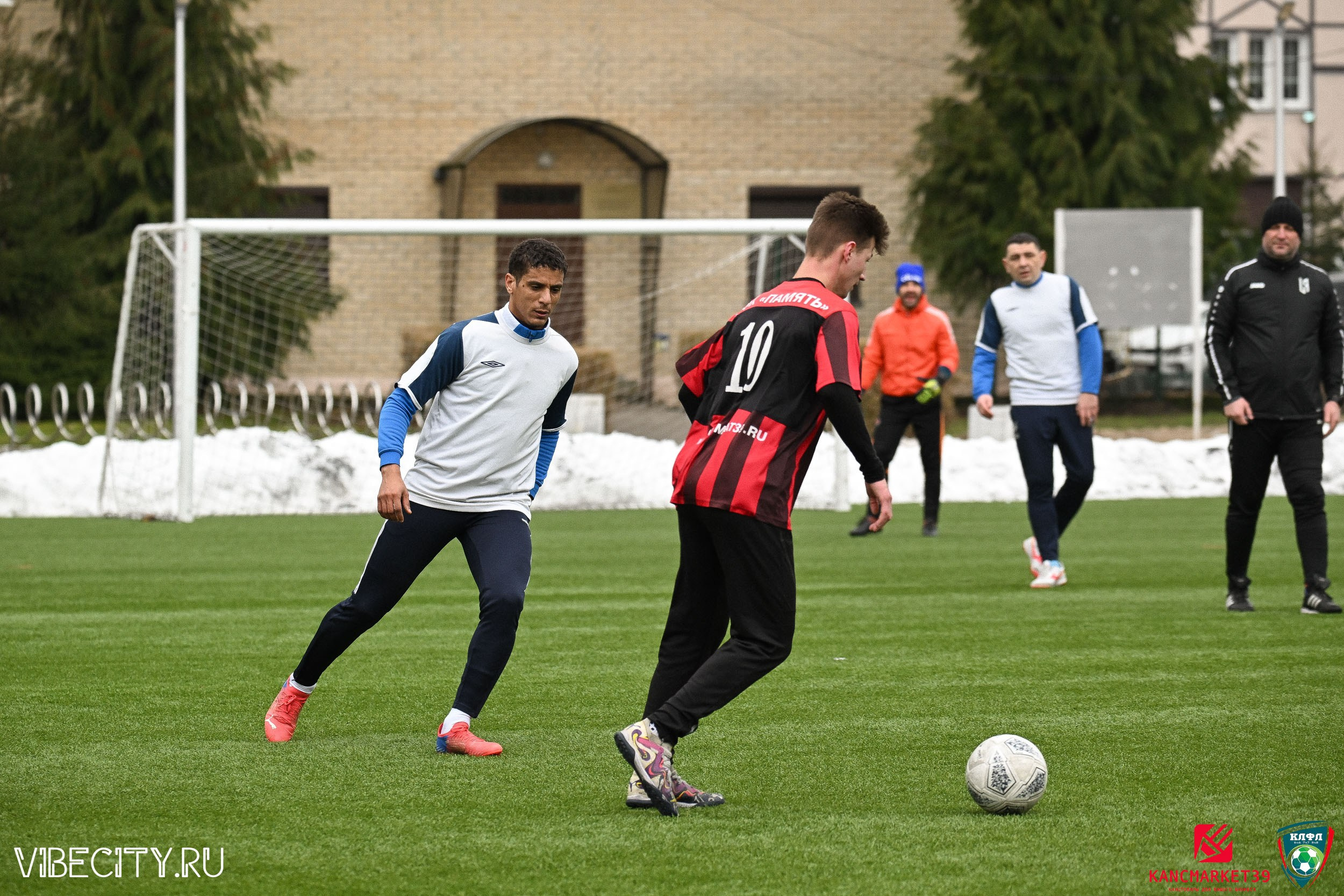 XX ЧЕМПИОНАТ КАЛИНИНГРАДСКОЙ ЛФЛ КАНЦМАРКЕТ39 сезона 2024–2025 гг. VIBECITY.RU Вайб Сити Ру Фоторепортажи Фотоотчеты Калининград