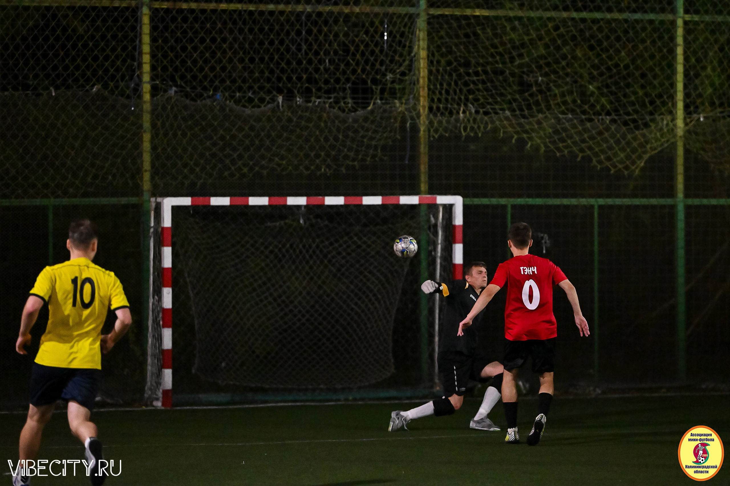 ФИНАЛЬНЫЕ ИГРЫ КУБКА МИНИ-ФУТБОЛЬНОЙ ЛИГИ И КУБКА КОРПОРАТИВНОЙ МФЛ 2025. VIBECITY.RU Вайб Сити Ру Фоторепортажи Фотоотчеты Калининград
